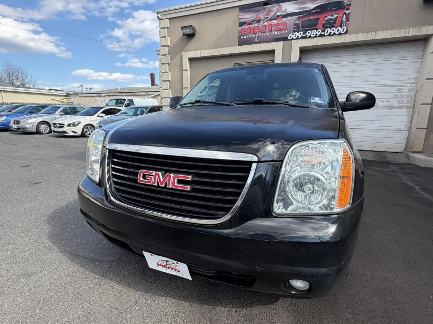 2014 BLACK /Black/gray GMC Yukon SLT 4WD (1GKS2CE0XER) with an 5.3L V8 OHV 16V FFV engine, 6-Speed Automatic transmission, located at 1018 Brunswick Ave, Trenton, NJ, 08638, (609) 989-0900, 40.240086, -74.748085 - This Black Beauty is a real nice SUV. Detailed and Serviced up and ready for the next owner to appreciate for another 10 years! Financing Available, please call Anthony to set up an appointment to see and drive ASAP. 609-273-5100 - Photo#6