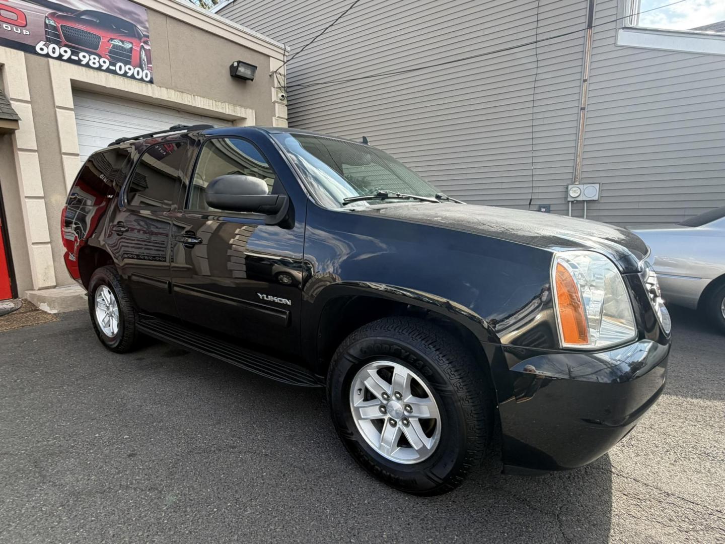 2014 BLACK /Black/gray GMC Yukon SLT 4WD (1GKS2CE0XER) with an 5.3L V8 OHV 16V FFV engine, 6-Speed Automatic transmission, located at 1018 Brunswick Ave, Trenton, NJ, 08638, (609) 989-0900, 40.240086, -74.748085 - This Black Beauty is a real nice SUV. Detailed and Serviced up and ready for the next owner to appreciate for another 10 years! Financing Available, please call Anthony to set up an appointment to see and drive ASAP. 609-273-5100 - Photo#8