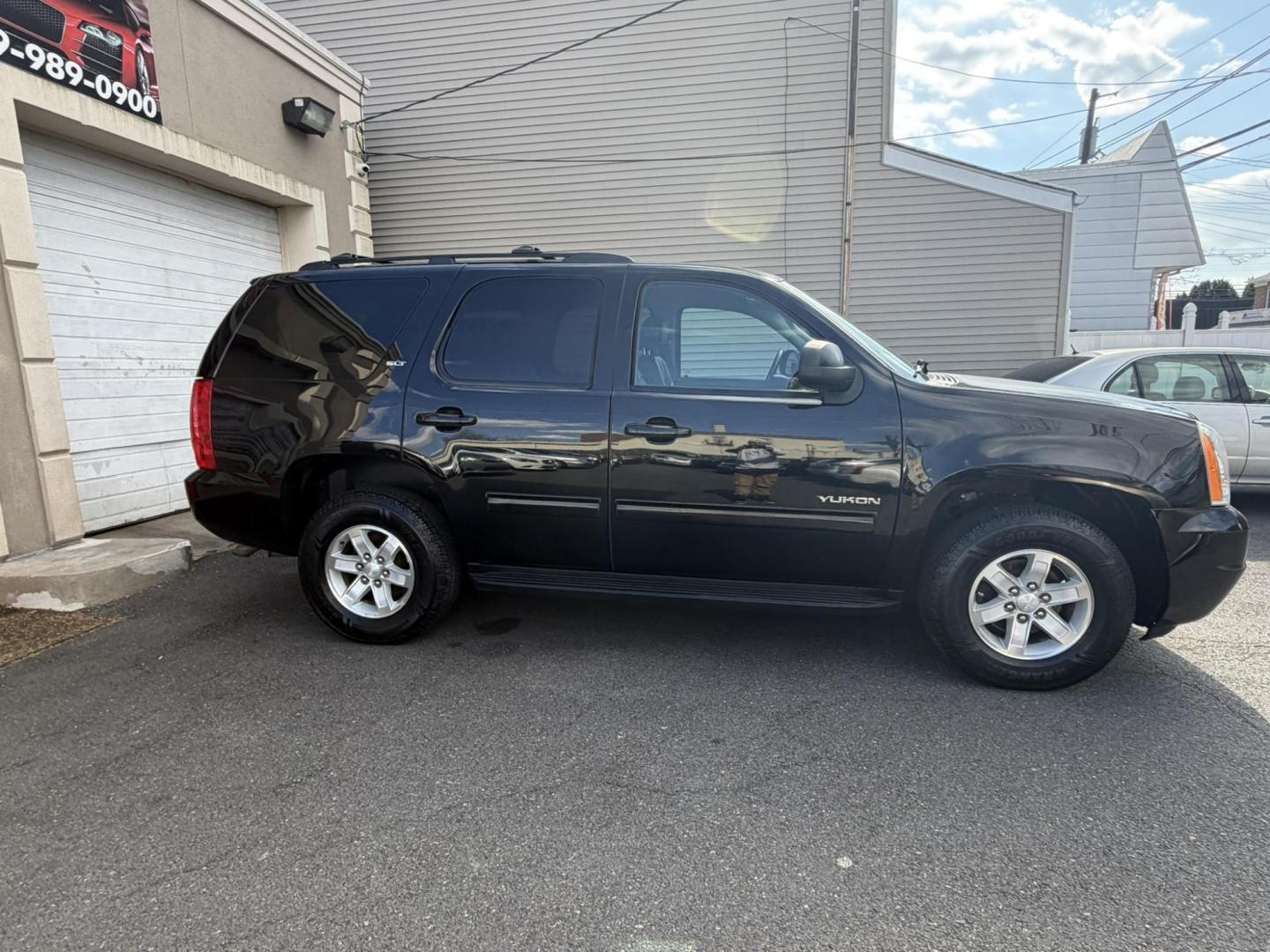 2014 BLACK /Black/gray GMC Yukon SLT 4WD (1GKS2CE0XER) with an 5.3L V8 OHV 16V FFV engine, 6-Speed Automatic transmission, located at 1018 Brunswick Ave, Trenton, NJ, 08638, (609) 989-0900, 40.240086, -74.748085 - This Black Beauty is a real nice SUV. Detailed and Serviced up and ready for the next owner to appreciate for another 10 years! Financing Available, please call Anthony to set up an appointment to see and drive ASAP. 609-273-5100 - Photo#9