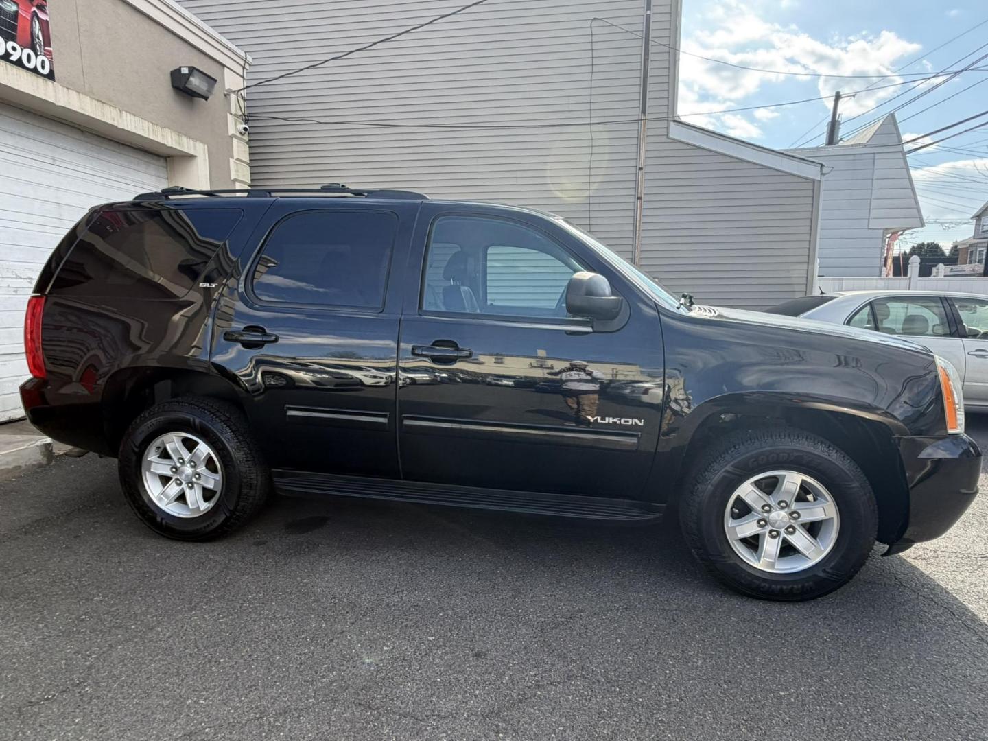 2014 BLACK /Black/gray GMC Yukon SLT 4WD (1GKS2CE0XER) with an 5.3L V8 OHV 16V FFV engine, 6-Speed Automatic transmission, located at 1018 Brunswick Ave, Trenton, NJ, 08638, (609) 989-0900, 40.240086, -74.748085 - This Black Beauty is a real nice SUV. Detailed and Serviced up and ready for the next owner to appreciate for another 10 years! Financing Available, please call Anthony to set up an appointment to see and drive ASAP. 609-273-5100 - Photo#1