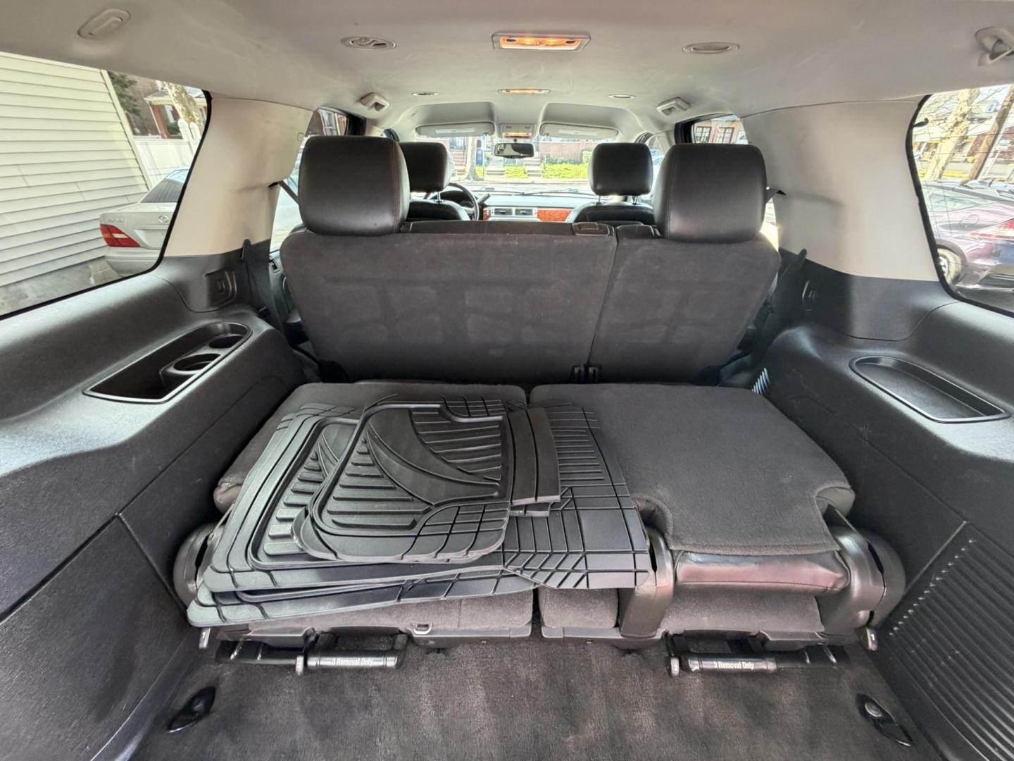 2014 BLACK /Black/gray GMC Yukon SLT 4WD (1GKS2CE0XER) with an 5.3L V8 OHV 16V FFV engine, 6-Speed Automatic transmission, located at 1018 Brunswick Ave, Trenton, NJ, 08638, (609) 989-0900, 40.240086, -74.748085 - This Black Beauty is a real nice SUV. Detailed and Serviced up and ready for the next owner to appreciate for another 10 years! Financing Available, please call Anthony to set up an appointment to see and drive ASAP. 609-273-5100 - Photo#16