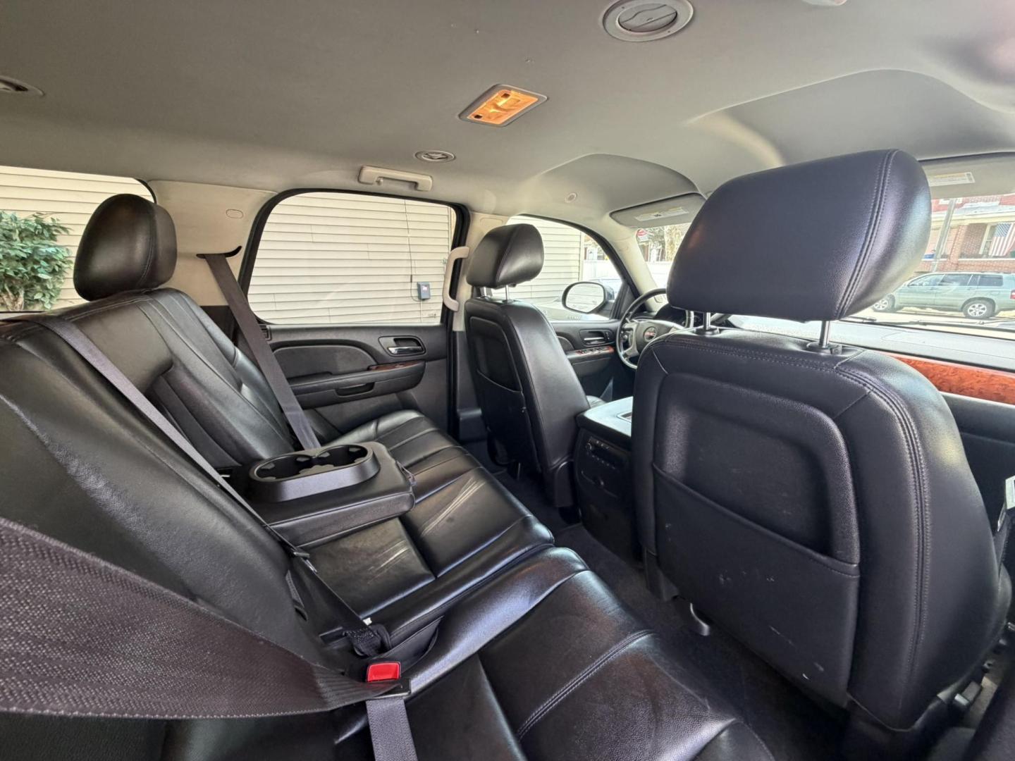 2014 BLACK /Black/gray GMC Yukon SLT 4WD (1GKS2CE0XER) with an 5.3L V8 OHV 16V FFV engine, 6-Speed Automatic transmission, located at 1018 Brunswick Ave, Trenton, NJ, 08638, (609) 989-0900, 40.240086, -74.748085 - This Black Beauty is a real nice SUV. Detailed and Serviced up and ready for the next owner to appreciate for another 10 years! Financing Available, please call Anthony to set up an appointment to see and drive ASAP. 609-273-5100 - Photo#18