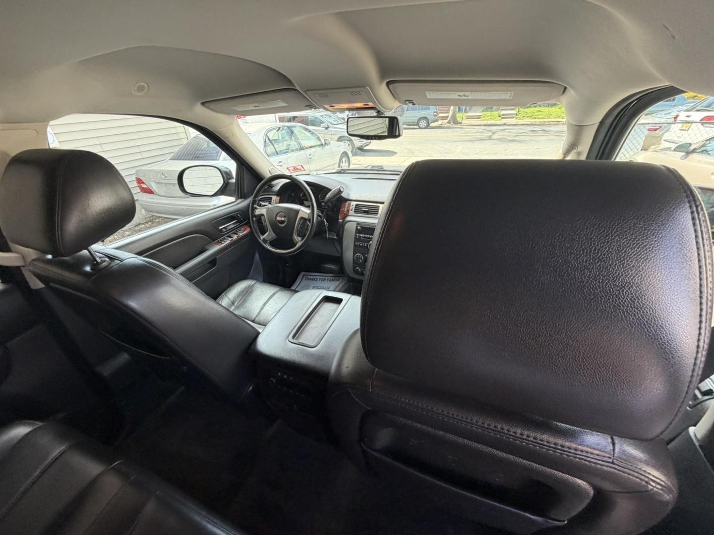 2014 BLACK /Black/gray GMC Yukon SLT 4WD (1GKS2CE0XER) with an 5.3L V8 OHV 16V FFV engine, 6-Speed Automatic transmission, located at 1018 Brunswick Ave, Trenton, NJ, 08638, (609) 989-0900, 40.240086, -74.748085 - This Black Beauty is a real nice SUV. Detailed and Serviced up and ready for the next owner to appreciate for another 10 years! Financing Available, please call Anthony to set up an appointment to see and drive ASAP. 609-273-5100 - Photo#20