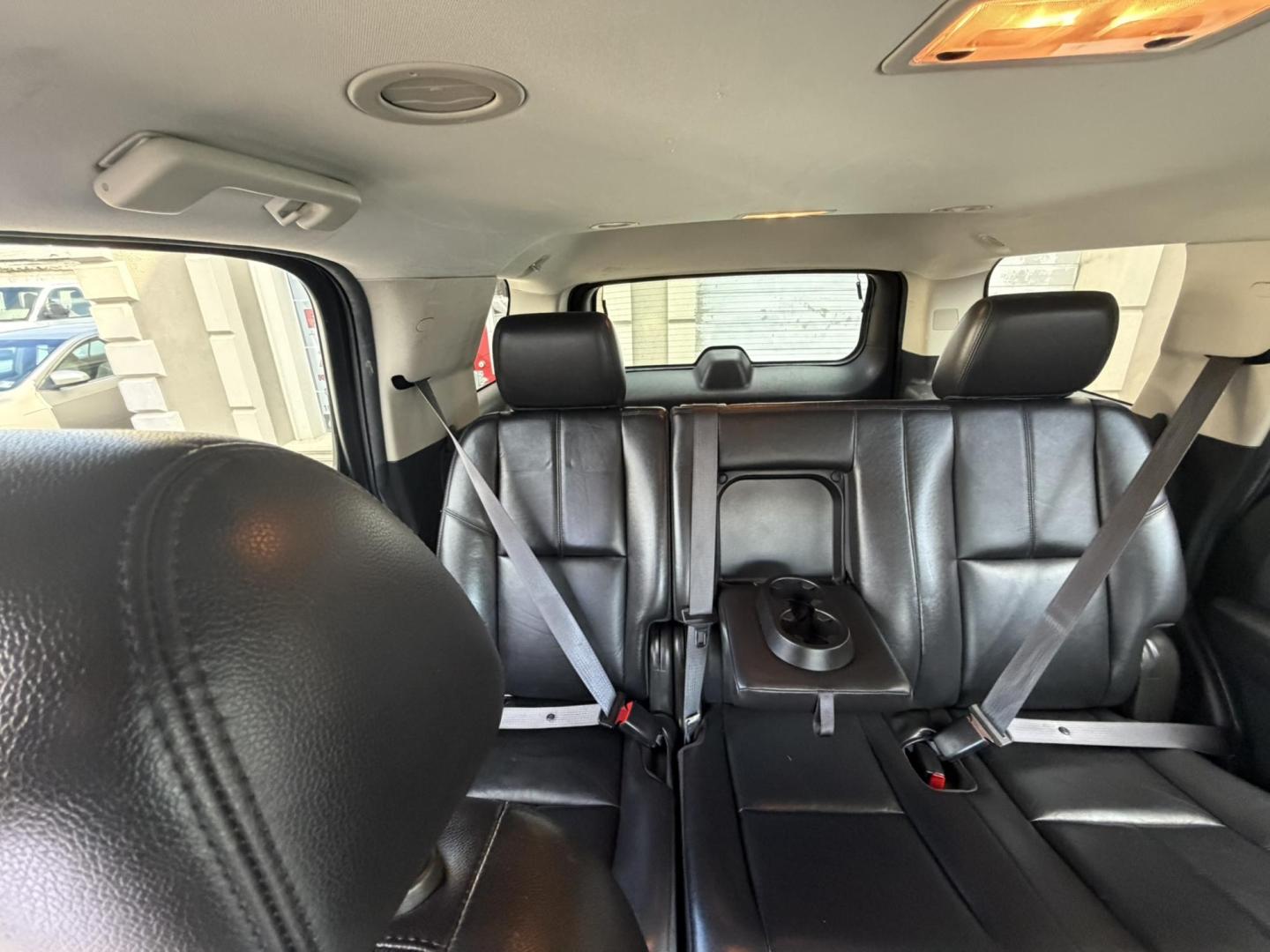 2014 BLACK /Black/gray GMC Yukon SLT 4WD (1GKS2CE0XER) with an 5.3L V8 OHV 16V FFV engine, 6-Speed Automatic transmission, located at 1018 Brunswick Ave, Trenton, NJ, 08638, (609) 989-0900, 40.240086, -74.748085 - This Black Beauty is a real nice SUV. Detailed and Serviced up and ready for the next owner to appreciate for another 10 years! Financing Available, please call Anthony to set up an appointment to see and drive ASAP. 609-273-5100 - Photo#22