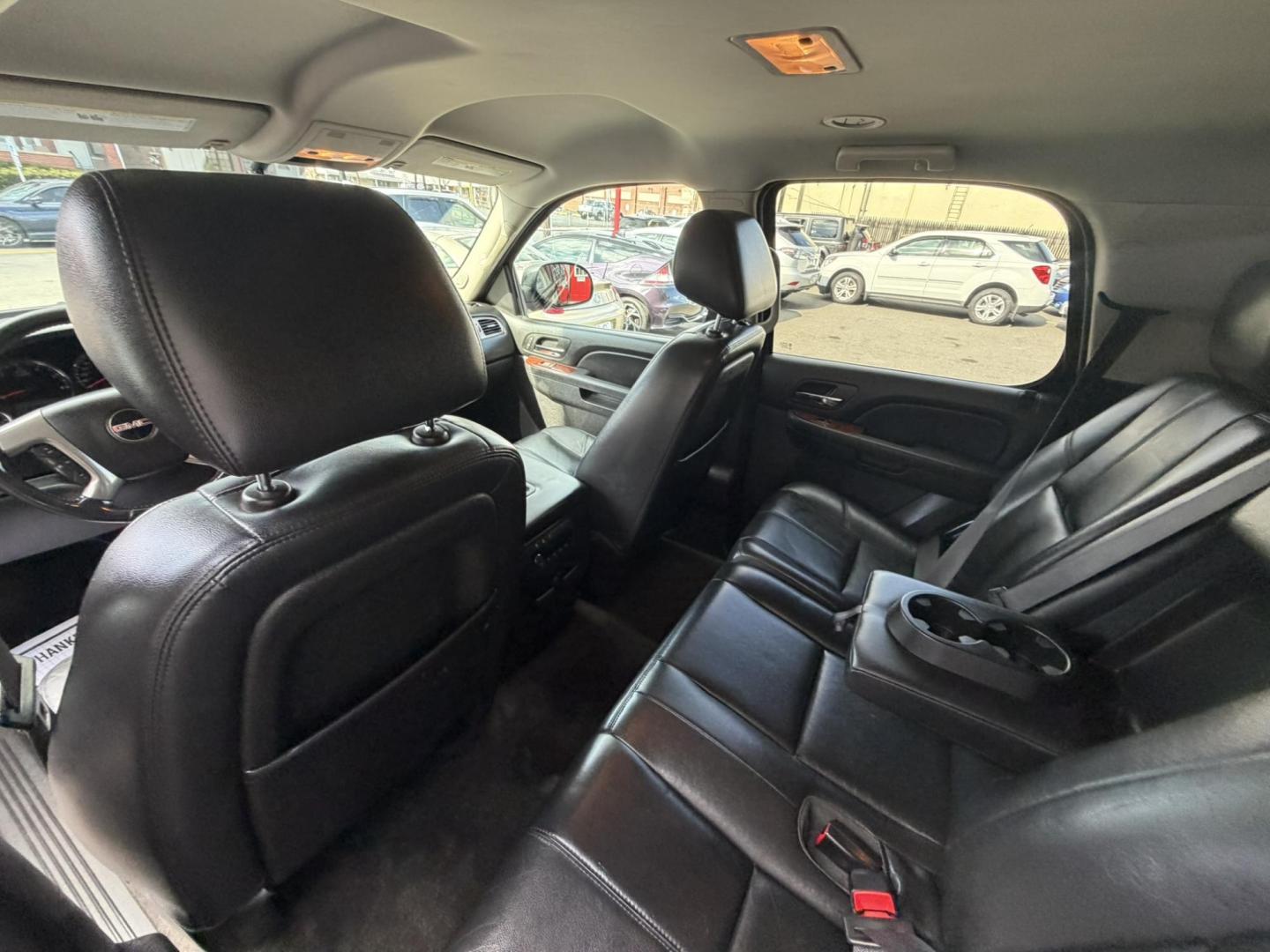 2014 BLACK /Black/gray GMC Yukon SLT 4WD (1GKS2CE0XER) with an 5.3L V8 OHV 16V FFV engine, 6-Speed Automatic transmission, located at 1018 Brunswick Ave, Trenton, NJ, 08638, (609) 989-0900, 40.240086, -74.748085 - This Black Beauty is a real nice SUV. Detailed and Serviced up and ready for the next owner to appreciate for another 10 years! Financing Available, please call Anthony to set up an appointment to see and drive ASAP. 609-273-5100 - Photo#29