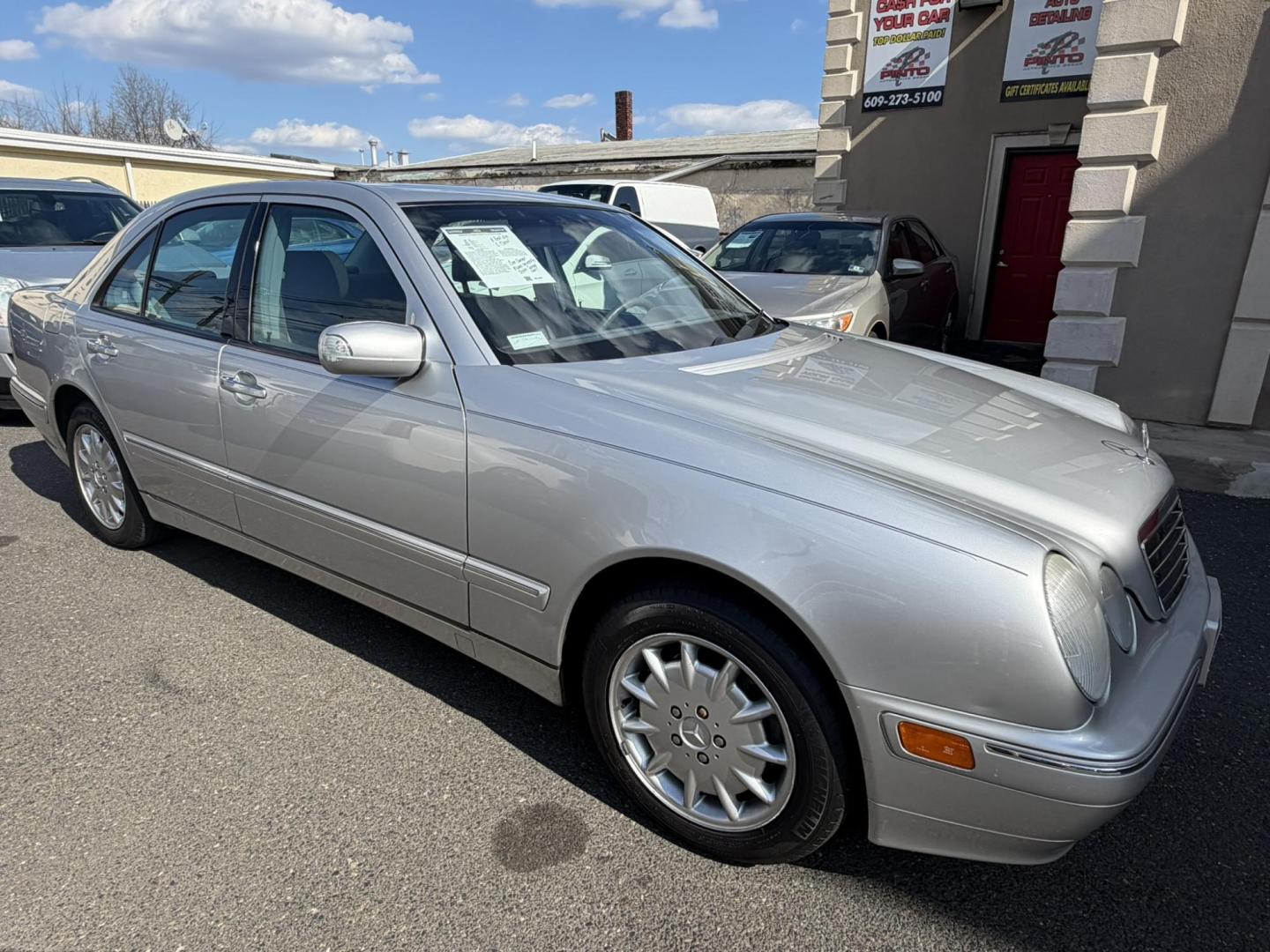 2000 SILVER /Gray Leather Mercedes-Benz E-Class E320 (WDBJF65J8YB) with an 3.2L V6 SOHC 18V engine, 5-Speed Automatic Overdrive transmission, located at 1018 Brunswick Ave, Trenton, NJ, 08638, (609) 989-0900, 40.240086, -74.748085 - Wow! This one owner garage kept Mercedes E class is like new for its age! Always serviced by dealer and ready to go for another 10 years. An absolute must see and drive ASAP, please call Anthony to set up a time to see and drive it. 609-273-5100 - Photo#0