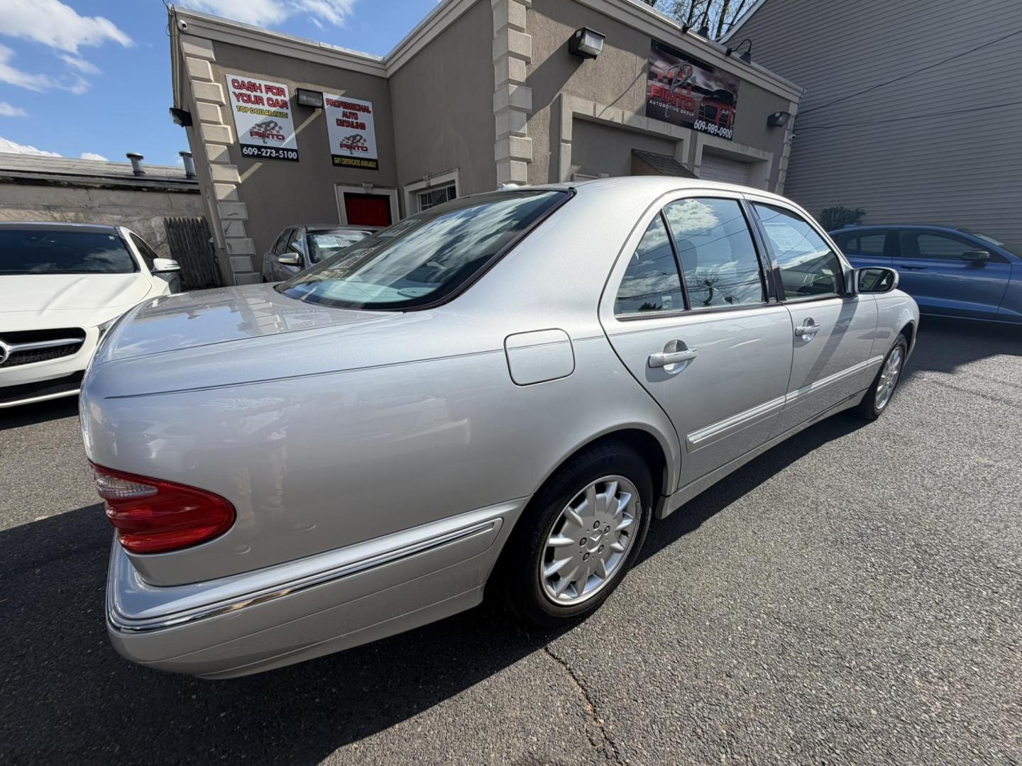 2000 SILVER /Gray Leather Mercedes-Benz E-Class E320 (WDBJF65J8YB) with an 3.2L V6 SOHC 18V engine, 5-Speed Automatic Overdrive transmission, located at 1018 Brunswick Ave, Trenton, NJ, 08638, (609) 989-0900, 40.240086, -74.748085 - Wow! This one owner garage kept Mercedes E class is like new for its age! Always serviced by dealer and ready to go for another 10 years. An absolute must see and drive ASAP, please call Anthony to set up a time to see and drive it. 609-273-5100 - Photo#1