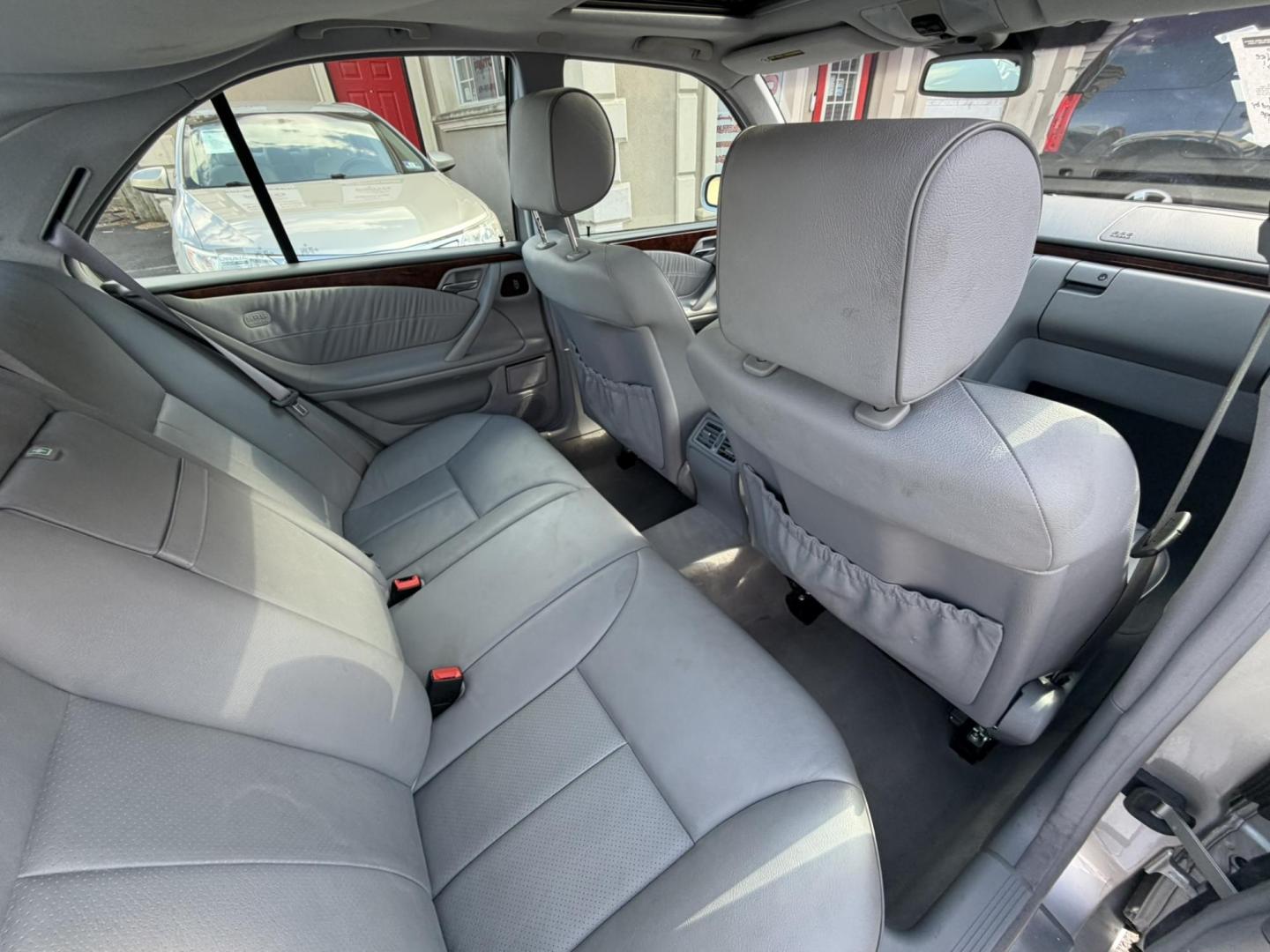 2000 SILVER /Gray Leather Mercedes-Benz E-Class E320 (WDBJF65J8YB) with an 3.2L V6 SOHC 18V engine, 5-Speed Automatic Overdrive transmission, located at 1018 Brunswick Ave, Trenton, NJ, 08638, (609) 989-0900, 40.240086, -74.748085 - Wow! This one owner garage kept Mercedes E class is like new for its age! Always serviced by dealer and ready to go for another 10 years. An absolute must see and drive ASAP, please call Anthony to set up a time to see and drive it. 609-273-5100 - Photo#19