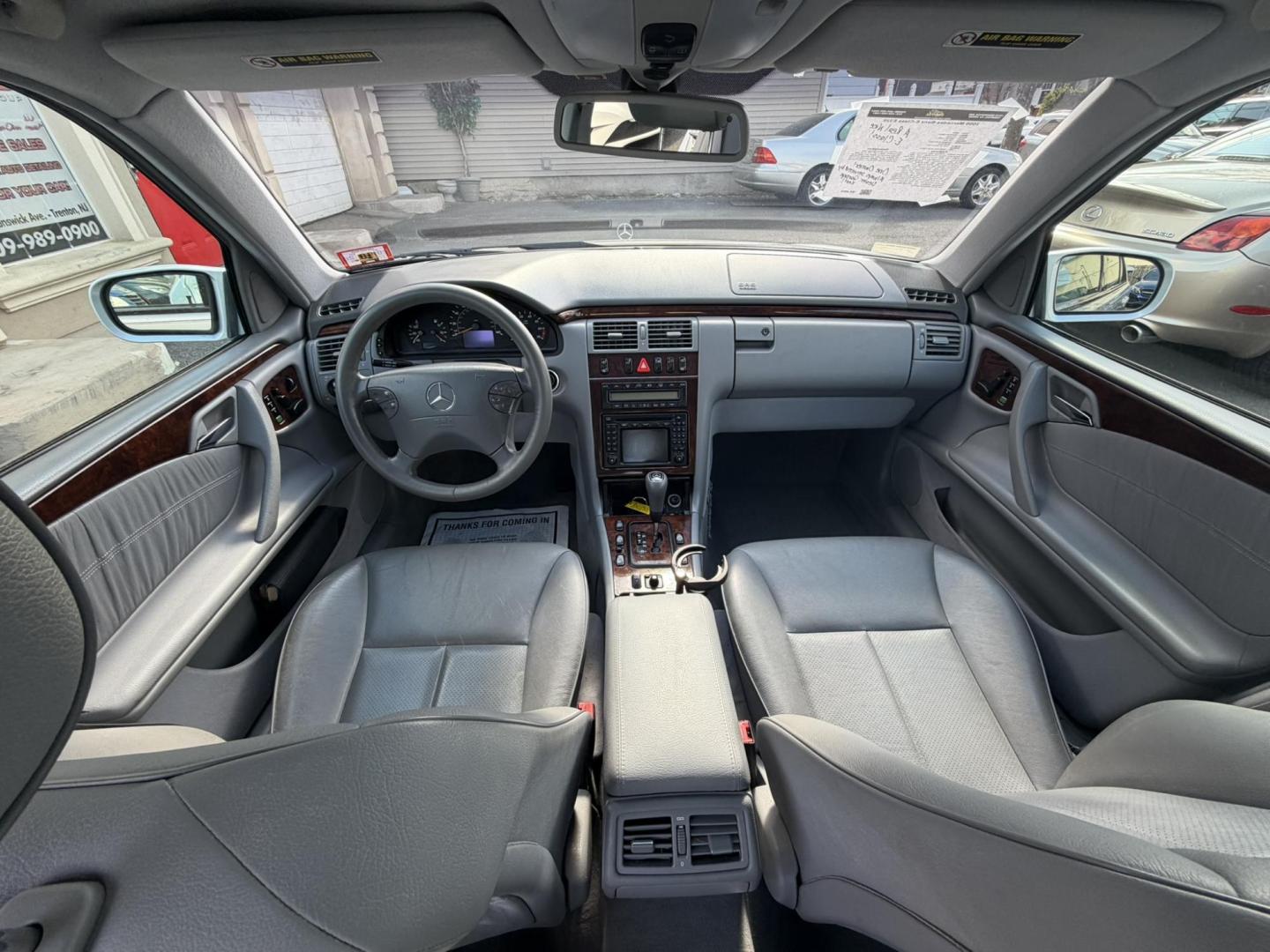 2000 SILVER /Gray Leather Mercedes-Benz E-Class E320 (WDBJF65J8YB) with an 3.2L V6 SOHC 18V engine, 5-Speed Automatic Overdrive transmission, located at 1018 Brunswick Ave, Trenton, NJ, 08638, (609) 989-0900, 40.240086, -74.748085 - Wow! This one owner garage kept Mercedes E class is like new for its age! Always serviced by dealer and ready to go for another 10 years. An absolute must see and drive ASAP, please call Anthony to set up a time to see and drive it. 609-273-5100 - Photo#17