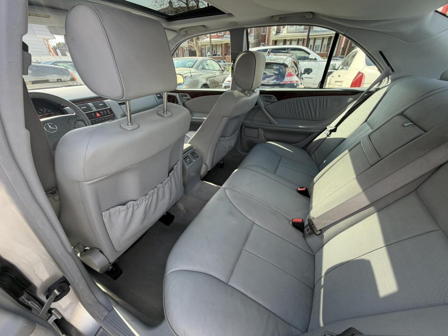 2000 SILVER /Gray Leather Mercedes-Benz E-Class E320 (WDBJF65J8YB) with an 3.2L V6 SOHC 18V engine, 5-Speed Automatic Overdrive transmission, located at 1018 Brunswick Ave, Trenton, NJ, 08638, (609) 989-0900, 40.240086, -74.748085 - Wow! This one owner garage kept Mercedes E class is like new for its age! Always serviced by dealer and ready to go for another 10 years. An absolute must see and drive ASAP, please call Anthony to set up a time to see and drive it. 609-273-5100 - Photo#22