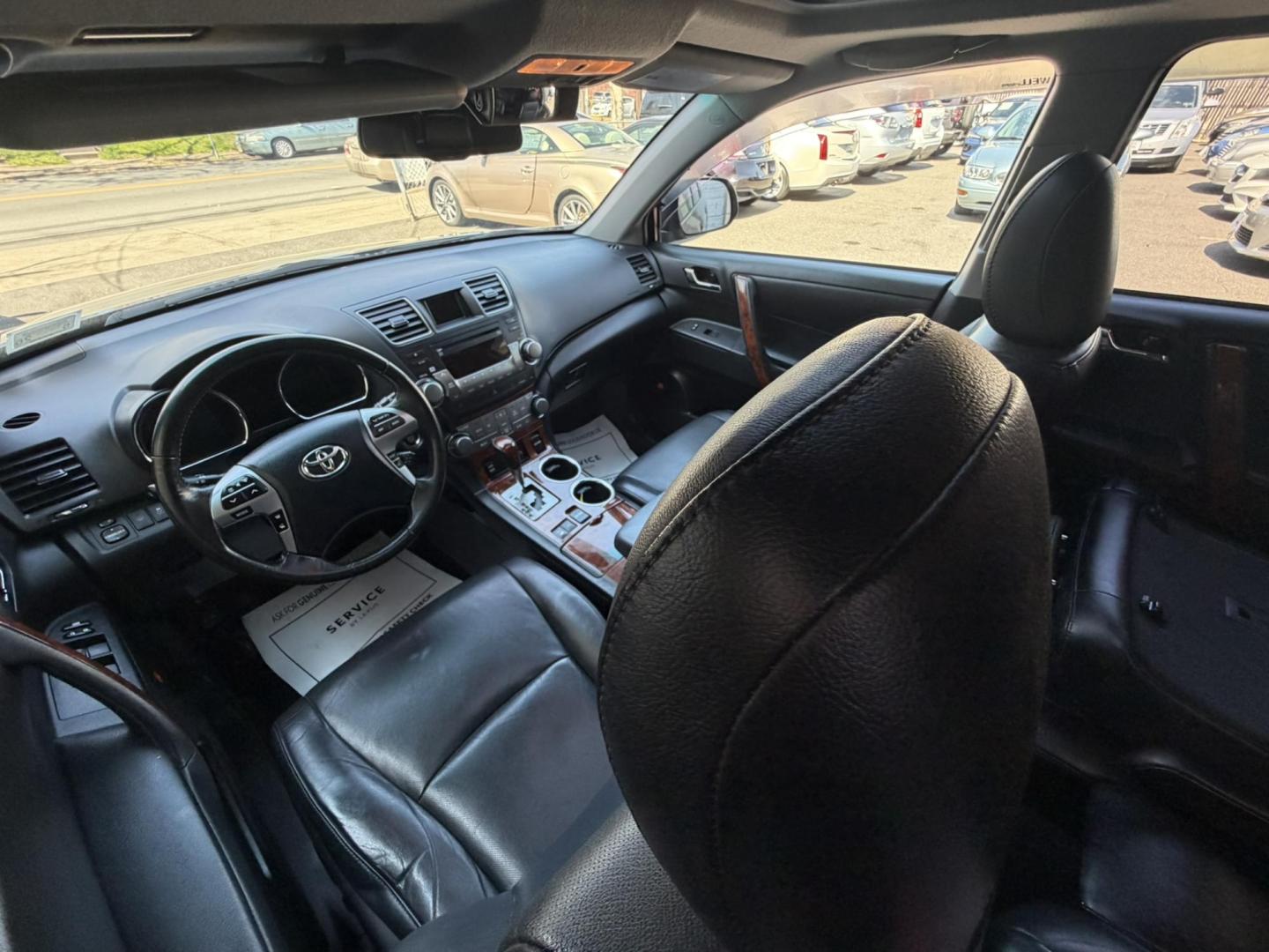 2012 GRAY /Black/gray Toyota Highlander Limited 4WD (5TDDK3EH5CS) with an 3.5L V6 DOHC 24V engine, 5-Speed Automatic transmission, located at 1018 Brunswick Ave, Trenton, NJ, 08638, (609) 989-0900, 40.240086, -74.748085 - A low miled Toyota Highlander that looks and runs like new! Just serviced up and detailed to perfection! Fully loaded as a Limited model and ready to go for another 12-15 years! Financing is available and please call Anthony to set up an appt. to see and drive this super clean Highlander,609-273-510 - Photo#13