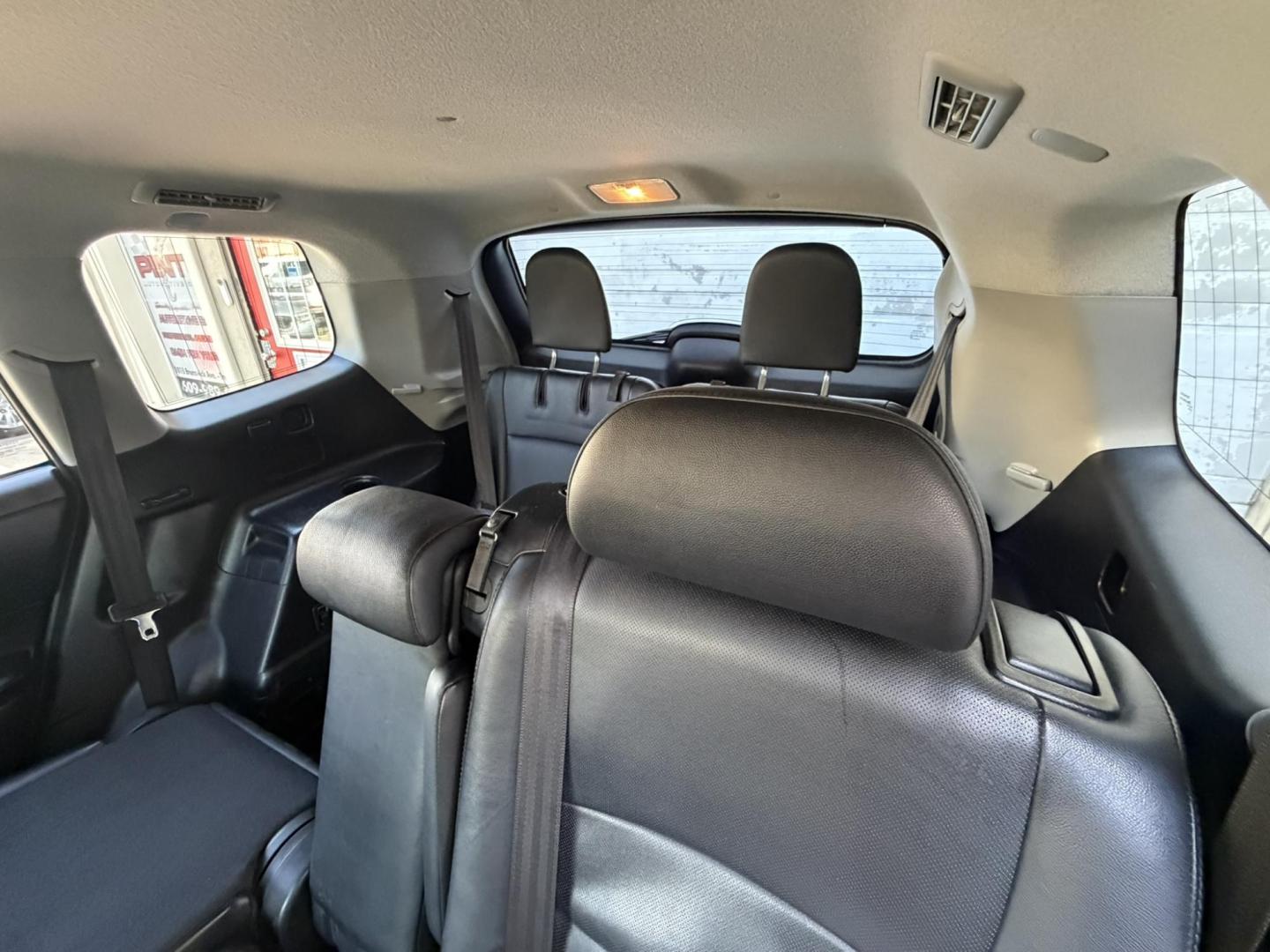 2012 GRAY /Black/gray Toyota Highlander Limited 4WD (5TDDK3EH5CS) with an 3.5L V6 DOHC 24V engine, 5-Speed Automatic transmission, located at 1018 Brunswick Ave, Trenton, NJ, 08638, (609) 989-0900, 40.240086, -74.748085 - A low miled Toyota Highlander that looks and runs like new! Just serviced up and detailed to perfection! Fully loaded as a Limited model and ready to go for another 12-15 years! Financing is available and please call Anthony to set up an appt. to see and drive this super clean Highlander,609-273-510 - Photo#11