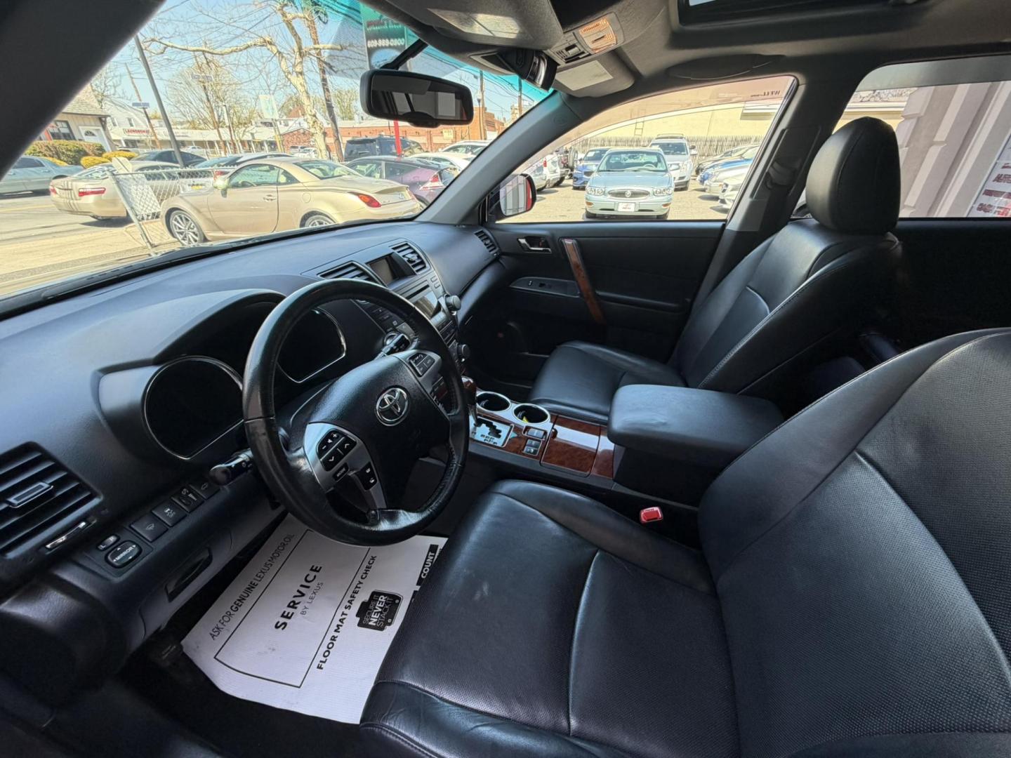 2012 GRAY /Black/gray Toyota Highlander Limited 4WD (5TDDK3EH5CS) with an 3.5L V6 DOHC 24V engine, 5-Speed Automatic transmission, located at 1018 Brunswick Ave, Trenton, NJ, 08638, (609) 989-0900, 40.240086, -74.748085 - A low miled Toyota Highlander that looks and runs like new! Just serviced up and detailed to perfection! Fully loaded as a Limited model and ready to go for another 12-15 years! Financing is available and please call Anthony to set up an appt. to see and drive this super clean Highlander,609-273-510 - Photo#14
