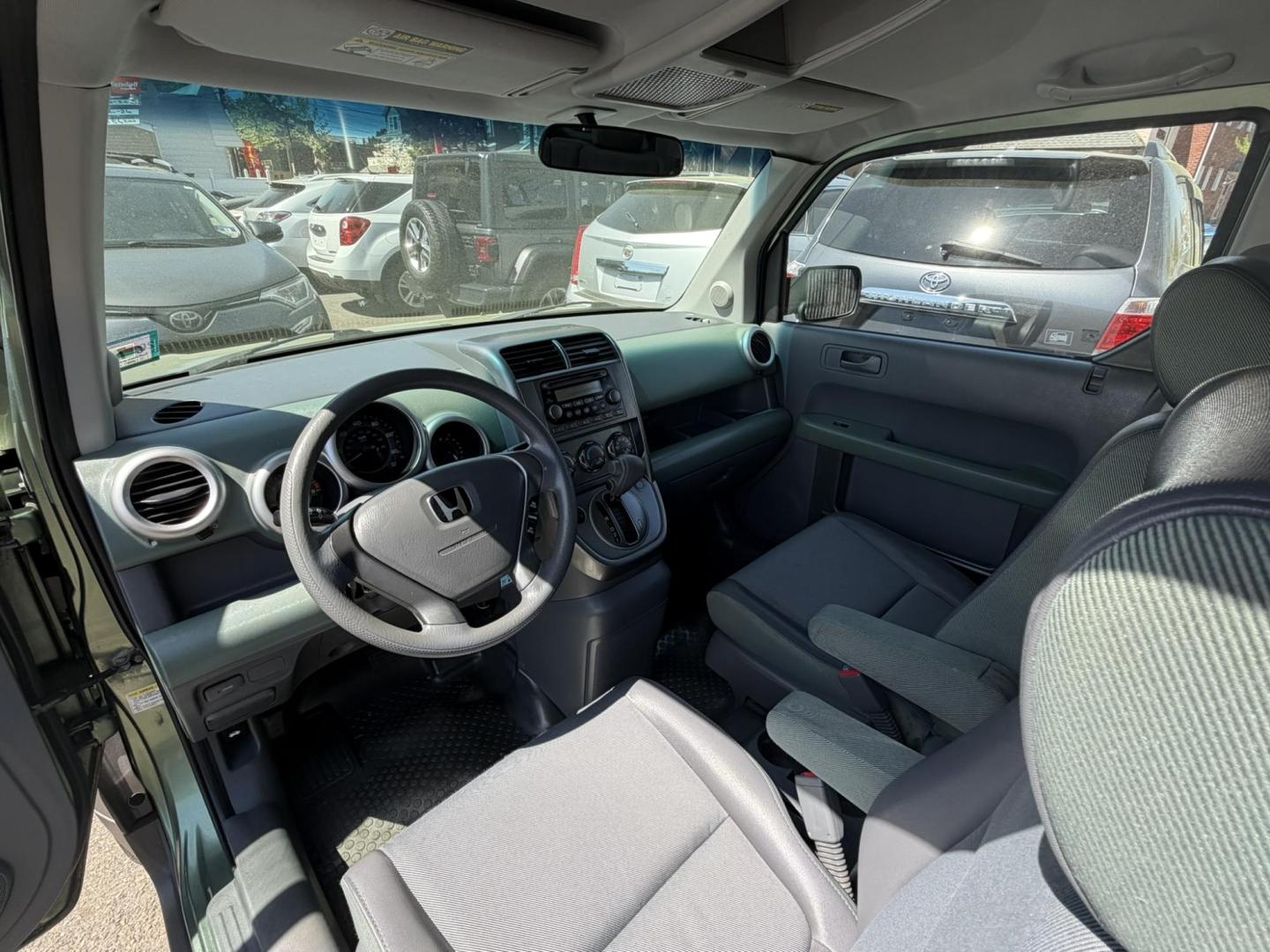 2004 /Gray Honda Element EX 4WD AT w/ Front Side Airbags (5J6YH28674L) with an 2.4L L4 DOHC 16V engine, 4-Speed Automatic Overdrive transmission, located at 1018 Brunswick Ave, Trenton, NJ, 08638, (609) 989-0900, 40.240086, -74.748085 - Very clean and very well maintained AWD Honda Element EX! Just serviced and detailed to perfection and ready for next owner to enjoy! Please call Anthony to set up an appointment to see and drive. 609-273-5100 - Photo#11