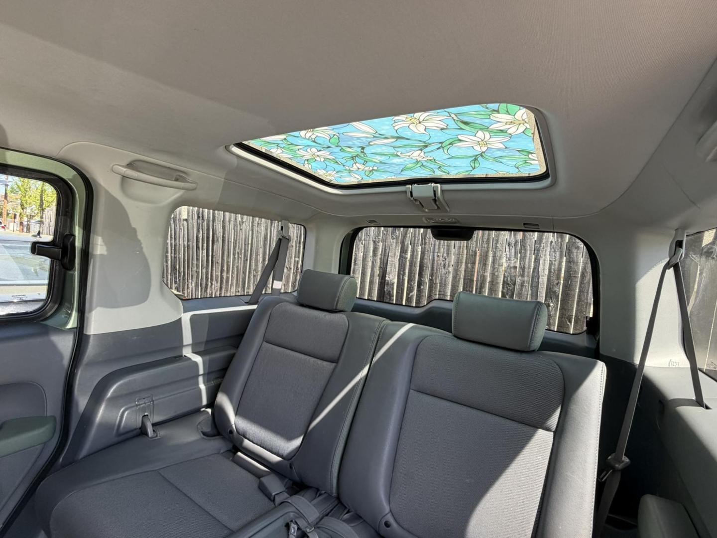 2004 /Gray Honda Element EX 4WD AT w/ Front Side Airbags (5J6YH28674L) with an 2.4L L4 DOHC 16V engine, 4-Speed Automatic Overdrive transmission, located at 1018 Brunswick Ave, Trenton, NJ, 08638, (609) 989-0900, 40.240086, -74.748085 - Very clean and very well maintained AWD Honda Element EX! Just serviced and detailed to perfection and ready for next owner to enjoy! Please call Anthony to set up an appointment to see and drive. 609-273-5100 - Photo#12
