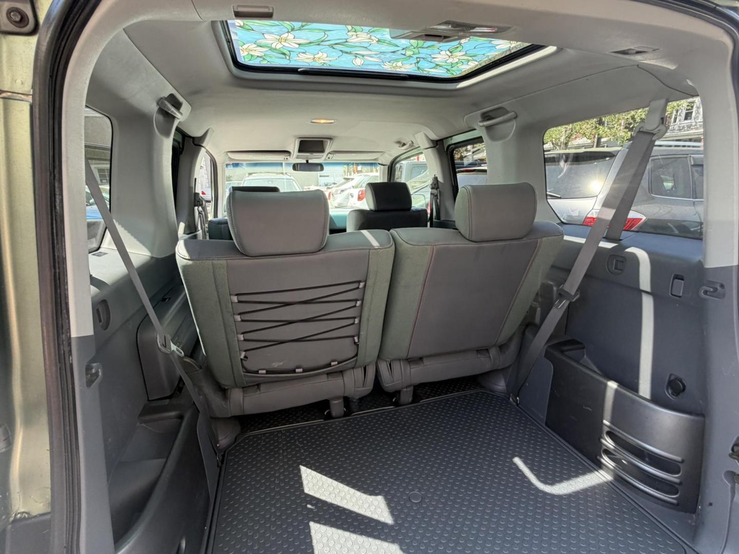 2004 /Gray Honda Element EX 4WD AT w/ Front Side Airbags (5J6YH28674L) with an 2.4L L4 DOHC 16V engine, 4-Speed Automatic Overdrive transmission, located at 1018 Brunswick Ave, Trenton, NJ, 08638, (609) 989-0900, 40.240086, -74.748085 - Very clean and very well maintained AWD Honda Element EX! Just serviced and detailed to perfection and ready for next owner to enjoy! Please call Anthony to set up an appointment to see and drive. 609-273-5100 - Photo#19