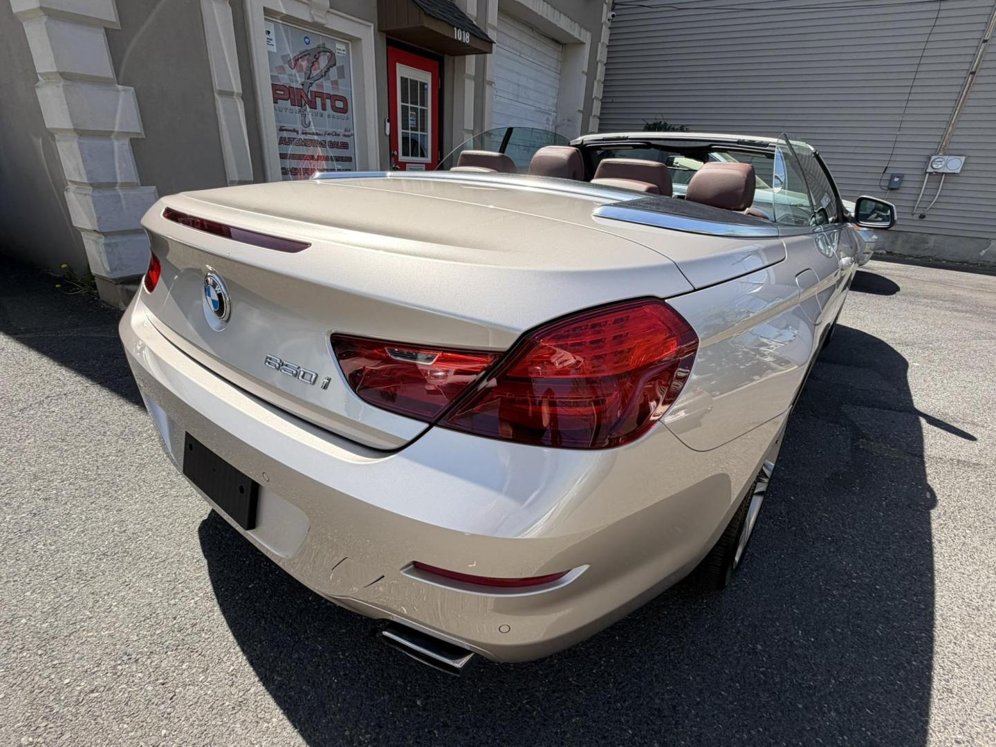 2012 Gold /Tan Leather BMW 6-Series 650i Convertible (WBALZ5C54CC) with an 4.4L V8 DOHC 32V TURBO engine, 6-Speed Manual transmission, located at 1018 Brunswick Ave, Trenton, NJ, 08638, (609) 989-0900, 40.240086, -74.748085 - Convertible season is here! This car is ready for the sun and ready for someone to own this beauty! Regularly maintained throughout its time, this vehicle will go the distance! If you are looking for a second car or summer toy, this BMW 650i is perfect for the price! Please call Anthony to set up a - Photo#16