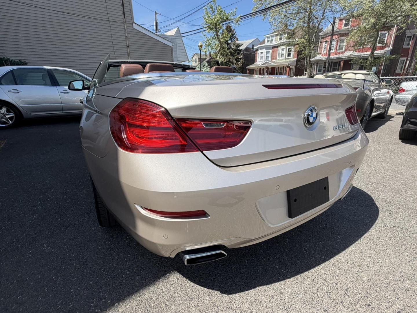 2012 Gold /Tan Leather BMW 6-Series 650i Convertible (WBALZ5C54CC) with an 4.4L V8 DOHC 32V TURBO engine, 6-Speed Manual transmission, located at 1018 Brunswick Ave, Trenton, NJ, 08638, (609) 989-0900, 40.240086, -74.748085 - Convertible season is here! This car is ready for the sun and ready for someone to own this beauty! Regularly maintained throughout its time, this vehicle will go the distance! If you are looking for a second car or summer toy, this BMW 650i is perfect for the price! Please call Anthony to set up a - Photo#18