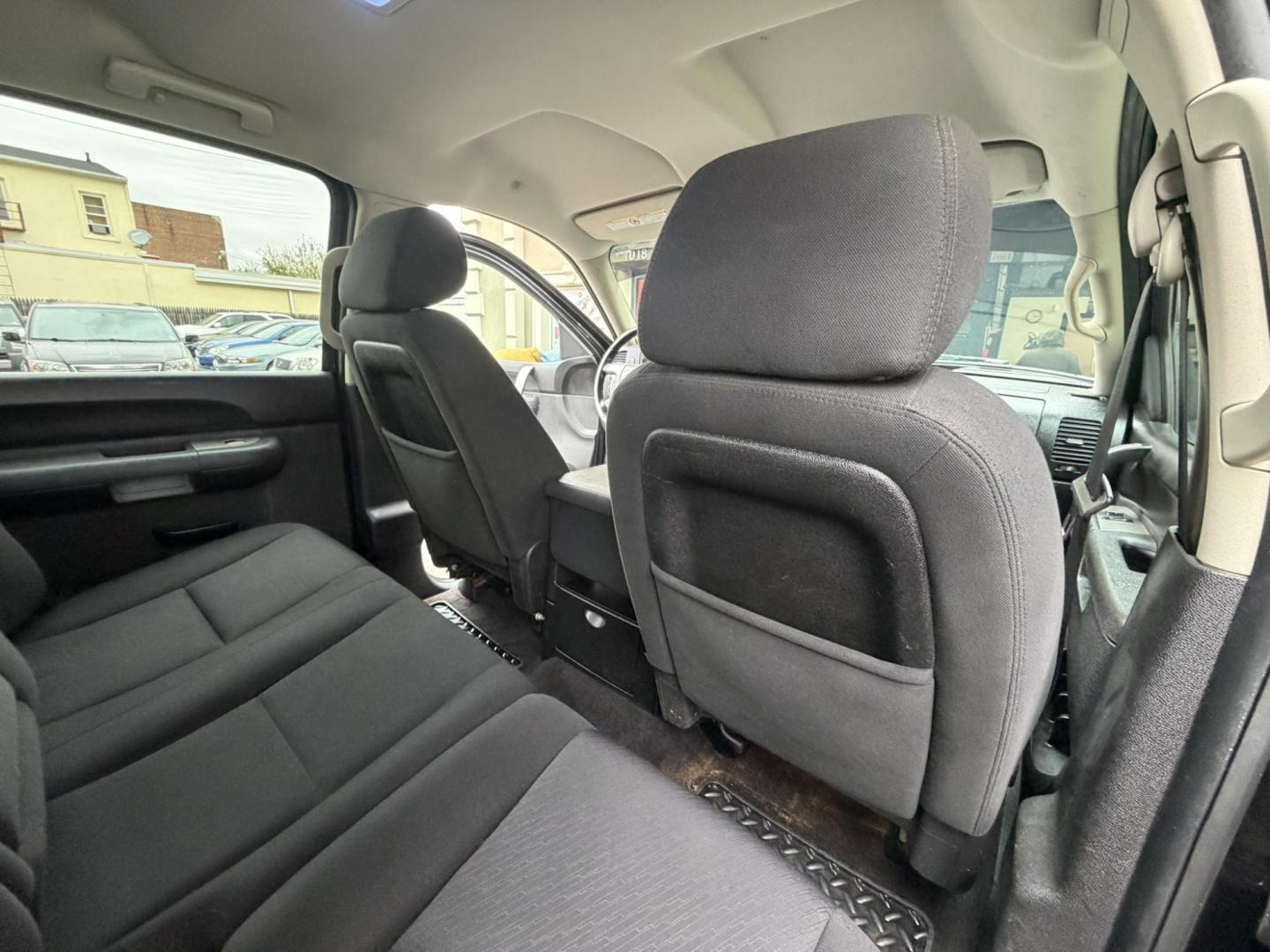 2012 BLACK /Black/gray Chevrolet Silverado 2500HD LT Crew Cab 4WD (1GC1KXCG0CF) with an 6.0L V8 OHV 16V FFV engine, 6-Speed Automatic transmission, located at 1018 Brunswick Ave, Trenton, NJ, 08638, (609) 989-0900, 40.240086, -74.748085 - Here is a great heavy duty 2500 Chevy Silverado! Crew Cab Black Beauty w Vortec 6.0 motor! Recently serviced and ready to get to work!! Financing available, Please call Anthony to set up an appt. to see and drive. 609-273-5100 - Photo#13