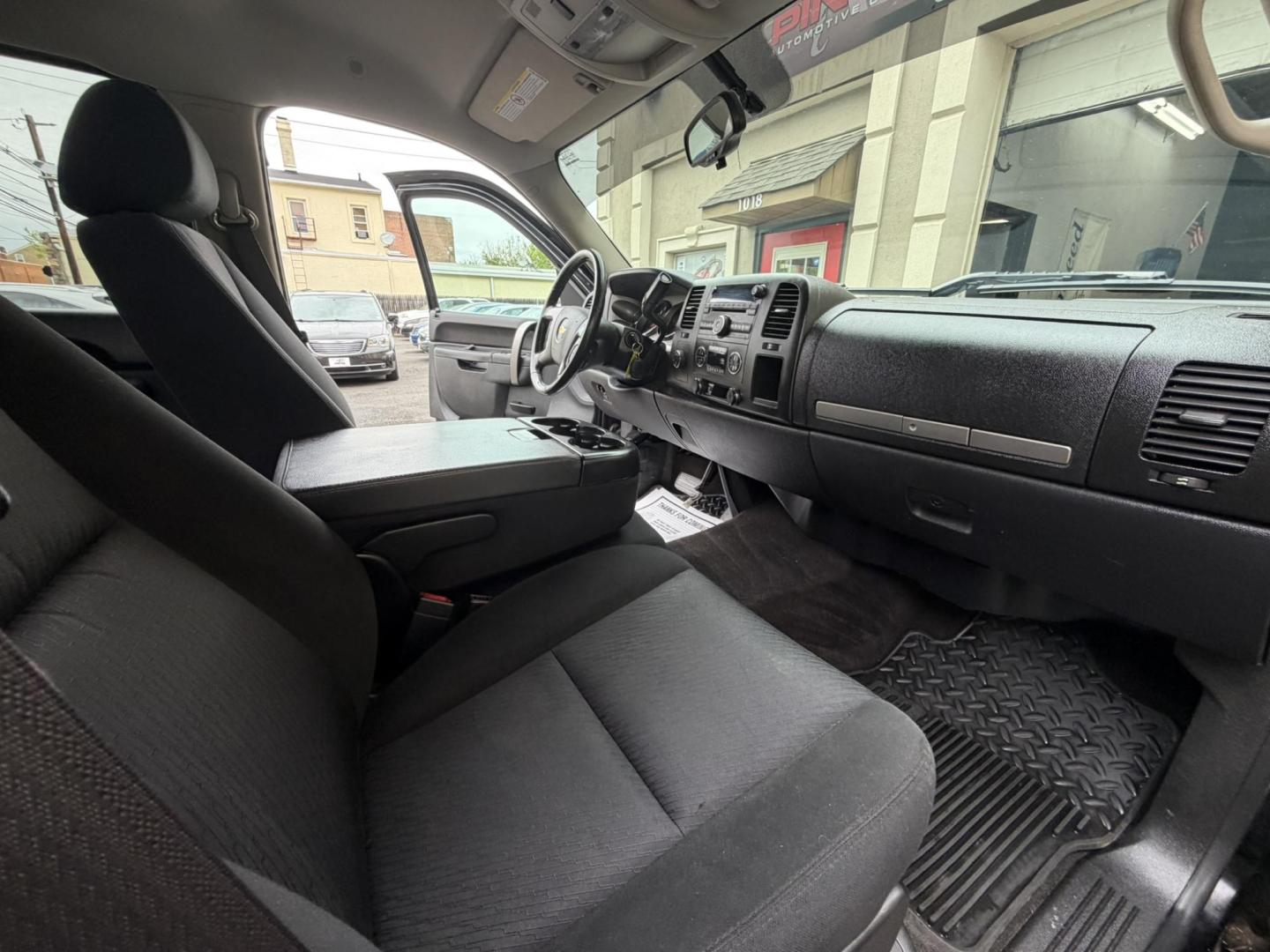 2012 BLACK /Black/gray Chevrolet Silverado 2500HD LT Crew Cab 4WD (1GC1KXCG0CF) with an 6.0L V8 OHV 16V FFV engine, 6-Speed Automatic transmission, located at 1018 Brunswick Ave, Trenton, NJ, 08638, (609) 989-0900, 40.240086, -74.748085 - Here is a great heavy duty 2500 Chevy Silverado! Crew Cab Black Beauty w Vortec 6.0 motor! Recently serviced and ready to get to work!! Financing available, Please call Anthony to set up an appt. to see and drive. 609-273-5100 - Photo#15