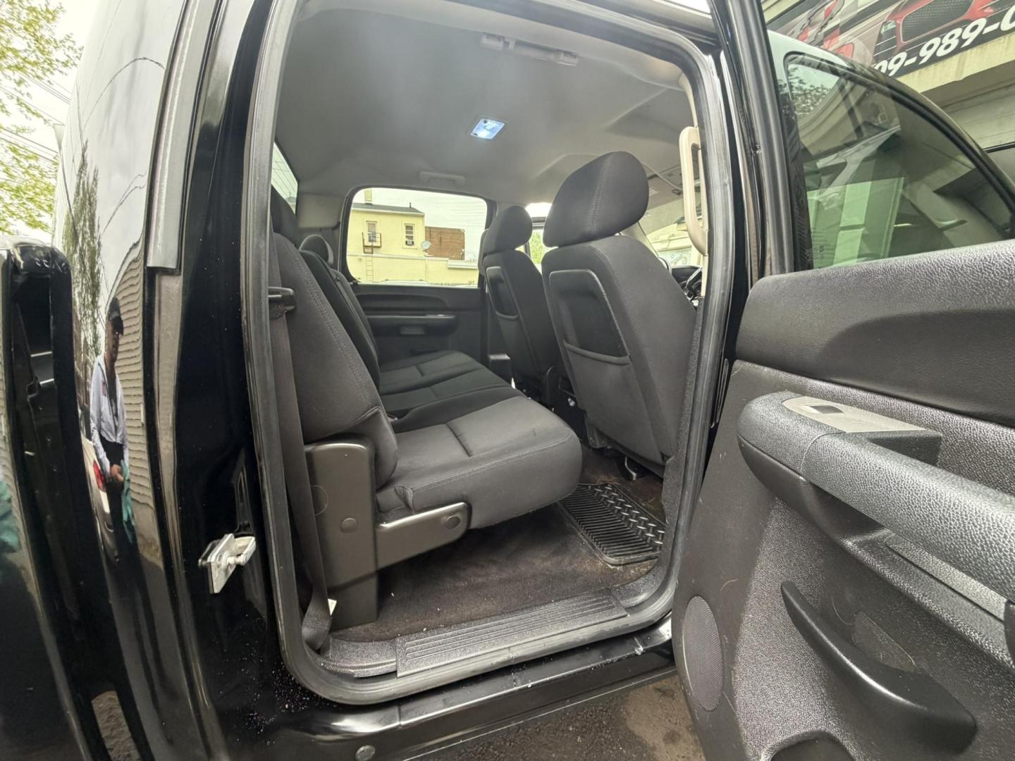 2012 BLACK /Black/gray Chevrolet Silverado 2500HD LT Crew Cab 4WD (1GC1KXCG0CF) with an 6.0L V8 OHV 16V FFV engine, 6-Speed Automatic transmission, located at 1018 Brunswick Ave, Trenton, NJ, 08638, (609) 989-0900, 40.240086, -74.748085 - Here is a great heavy duty 2500 Chevy Silverado! Crew Cab Black Beauty w Vortec 6.0 motor! Recently serviced and ready to get to work!! Financing available, Please call Anthony to set up an appt. to see and drive. 609-273-5100 - Photo#14