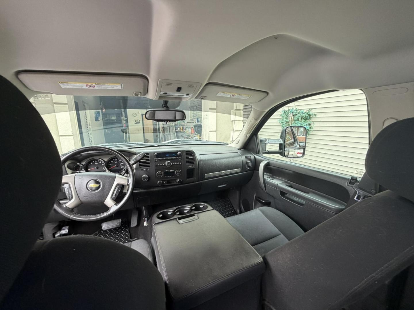 2012 BLACK /Black/gray Chevrolet Silverado 2500HD LT Crew Cab 4WD (1GC1KXCG0CF) with an 6.0L V8 OHV 16V FFV engine, 6-Speed Automatic transmission, located at 1018 Brunswick Ave, Trenton, NJ, 08638, (609) 989-0900, 40.240086, -74.748085 - Here is a great heavy duty 2500 Chevy Silverado! Crew Cab Black Beauty w Vortec 6.0 motor! Recently serviced and ready to get to work!! Financing available, Please call Anthony to set up an appt. to see and drive. 609-273-5100 - Photo#19