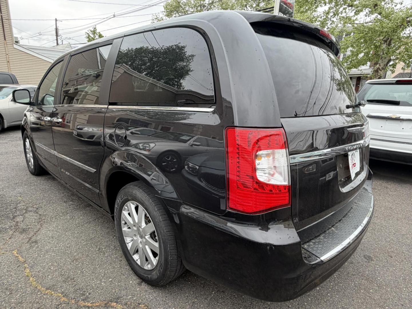 2015 BLACK /Tan Leather Chrysler Town & Country Touring (2C4RC1BG9FR) with an 3.6L V6 DOHC 24V engine, 6-Speed Automatic transmission, located at 1018 Brunswick Ave, Trenton, NJ, 08638, (609) 989-0900, 40.240086, -74.748085 - Here is the cleanest Chrysler Town and Country out there! Serviced regularly and detailed to perfection! This vehicle has extensive maintenance history and is ready for the next 10 years! Please feel free to call Anthony for an appt. to see and drive, 609-273-5100 - Photo#6