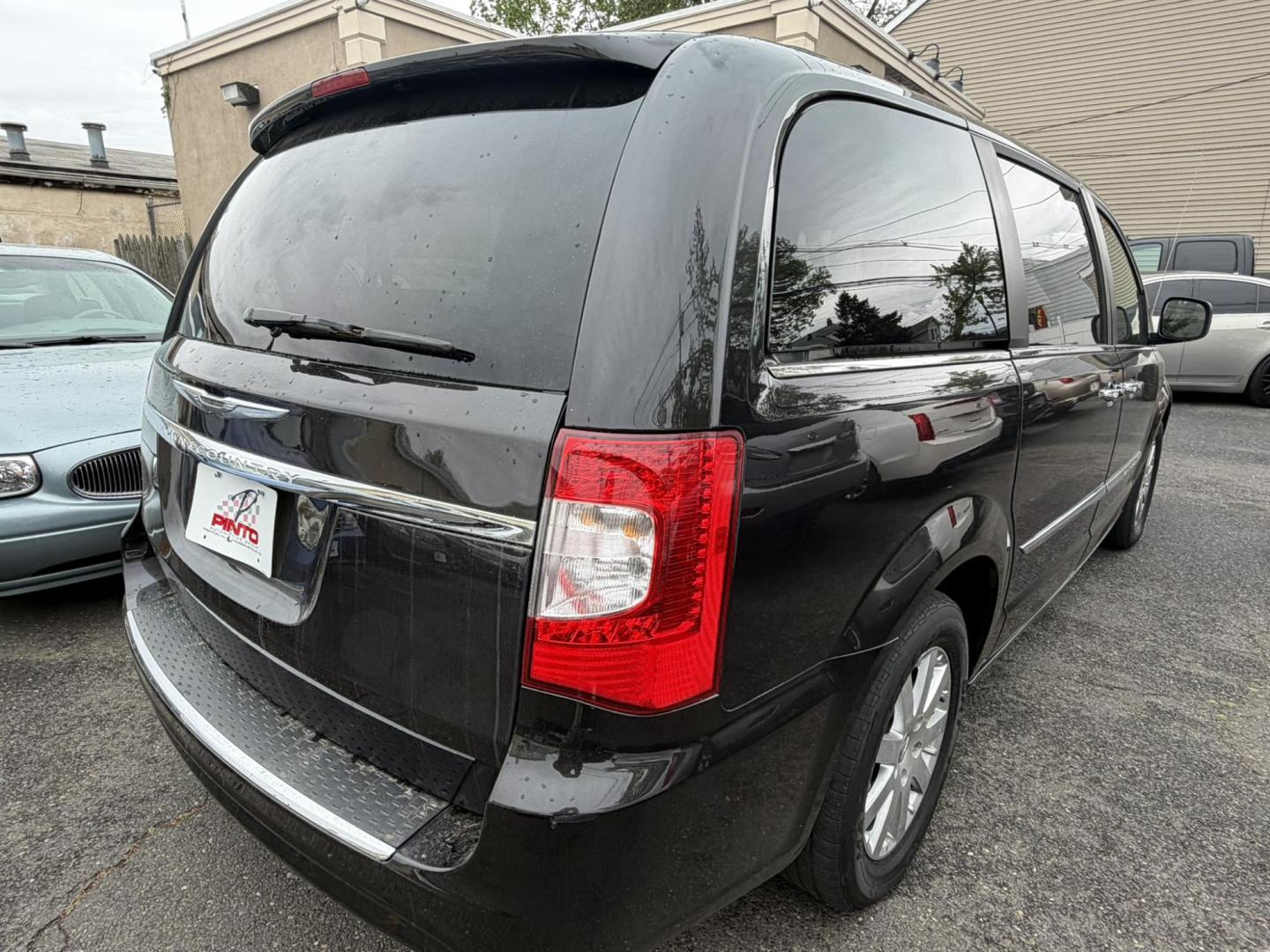 2015 BLACK /Tan Leather Chrysler Town & Country Touring (2C4RC1BG9FR) with an 3.6L V6 DOHC 24V engine, 6-Speed Automatic transmission, located at 1018 Brunswick Ave, Trenton, NJ, 08638, (609) 989-0900, 40.240086, -74.748085 - Here is the cleanest Chrysler Town and Country out there! Serviced regularly and detailed to perfection! This vehicle has extensive maintenance history and is ready for the next 10 years! Please feel free to call Anthony for an appt. to see and drive, 609-273-5100 - Photo#18