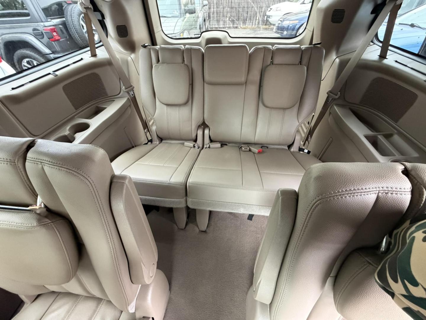 2015 BLACK /Tan Leather Chrysler Town & Country Touring (2C4RC1BG9FR) with an 3.6L V6 DOHC 24V engine, 6-Speed Automatic transmission, located at 1018 Brunswick Ave, Trenton, NJ, 08638, (609) 989-0900, 40.240086, -74.748085 - Here is the cleanest Chrysler Town and Country out there! Serviced regularly and detailed to perfection! This vehicle has extensive maintenance history and is ready for the next 10 years! Please feel free to call Anthony for an appt. to see and drive, 609-273-5100 - Photo#30
