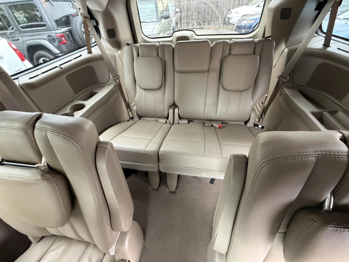 2015 BLACK /Tan Leather Chrysler Town & Country Touring (2C4RC1BG9FR) with an 3.6L V6 DOHC 24V engine, 6-Speed Automatic transmission, located at 1018 Brunswick Ave, Trenton, NJ, 08638, (609) 989-0900, 40.240086, -74.748085 - Here is the cleanest Chrysler Town and Country out there! Serviced regularly and detailed to perfection! This vehicle has extensive maintenance history and is ready for the next 10 years! Please feel free to call Anthony for an appt. to see and drive, 609-273-5100 - Photo#31
