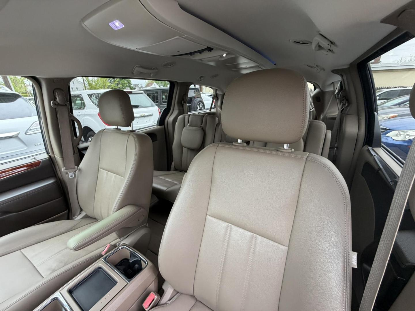 2015 BLACK /Tan Leather Chrysler Town & Country Touring (2C4RC1BG9FR) with an 3.6L V6 DOHC 24V engine, 6-Speed Automatic transmission, located at 1018 Brunswick Ave, Trenton, NJ, 08638, (609) 989-0900, 40.240086, -74.748085 - Here is the cleanest Chrysler Town and Country out there! Serviced regularly and detailed to perfection! This vehicle has extensive maintenance history and is ready for the next 10 years! Please feel free to call Anthony for an appt. to see and drive, 609-273-5100 - Photo#34