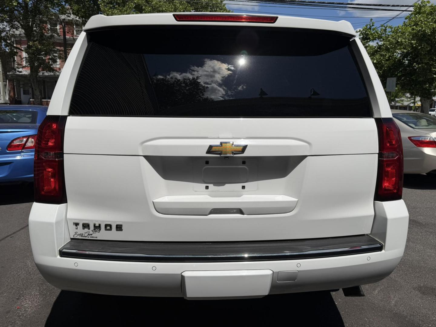 2015 White /Tan Chevrolet Tahoe LTZ 4WD (1GNSKCKC6FR) with an 5.3L V8 OHV 16V engine, 6-Speed Automatic transmission, located at 1018 Brunswick Ave, Trenton, NJ, 08638, (609) 989-0900, 40.240086, -74.748085 - Photo#8
