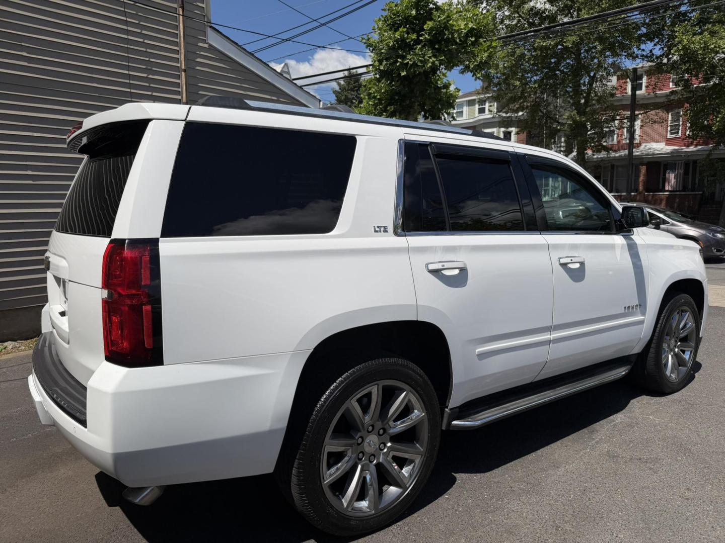 2015 White /Tan Chevrolet Tahoe LTZ 4WD (1GNSKCKC6FR) with an 5.3L V8 OHV 16V engine, 6-Speed Automatic transmission, located at 1018 Brunswick Ave, Trenton, NJ, 08638, (609) 989-0900, 40.240086, -74.748085 - Photo#12