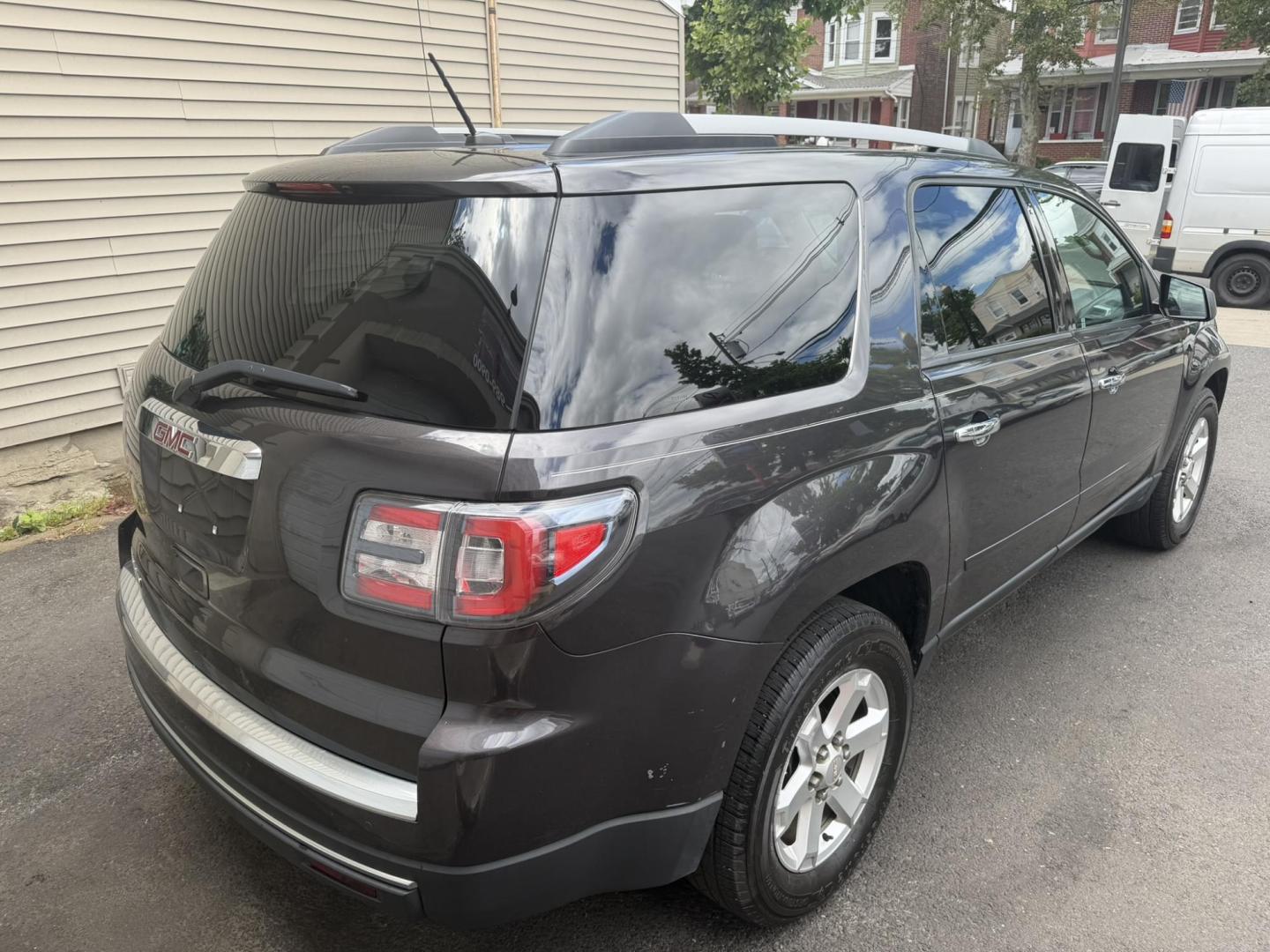 2015 GRAY /Black/gray GMC Acadia SLE-2 FWD (1GKKRPKD6FJ) with an 3.6L V6 DOHC 24V engine, 6-Speed Automatic transmission, located at 1018 Brunswick Ave, Trenton, NJ, 08638, (609) 989-0900, 40.240086, -74.748085 - This GMC is ready to go! Just serviced and detailed for the next owner. Sharp looking Acadia and must see and drive to appreciate. Call Anthony to set up an appointment, 609-273-5100 - Photo#5