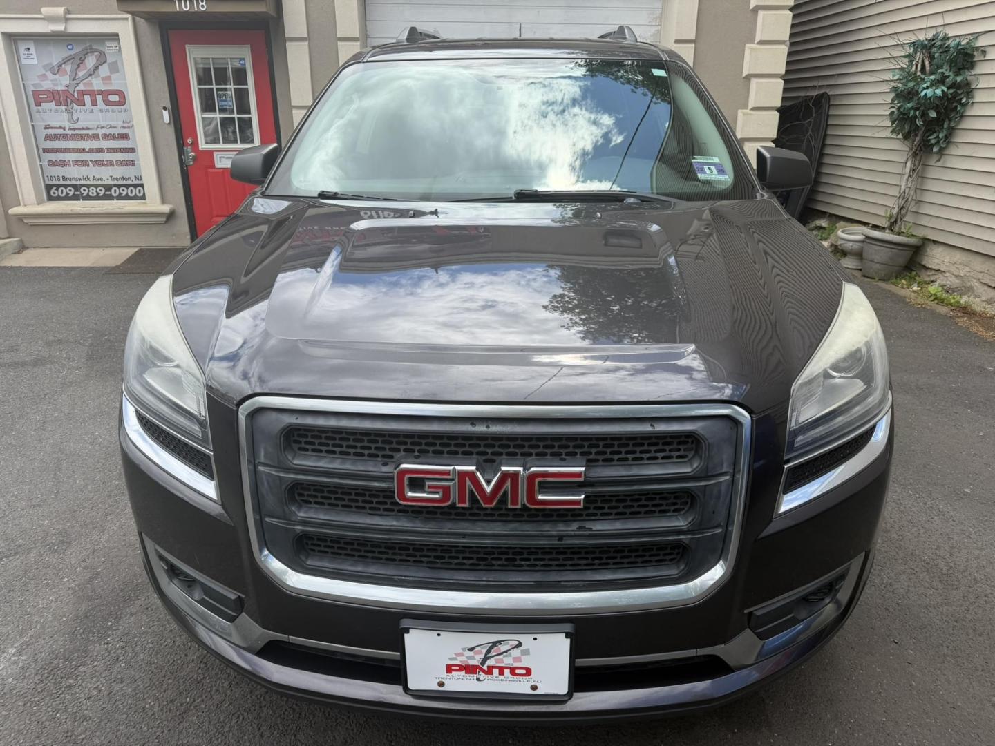 2015 GRAY /Black/gray GMC Acadia SLE-2 FWD (1GKKRPKD6FJ) with an 3.6L V6 DOHC 24V engine, 6-Speed Automatic transmission, located at 1018 Brunswick Ave, Trenton, NJ, 08638, (609) 989-0900, 40.240086, -74.748085 - This GMC is ready to go! Just serviced and detailed for the next owner. Sharp looking Acadia and must see and drive to appreciate. Call Anthony to set up an appointment, 609-273-5100 - Photo#8