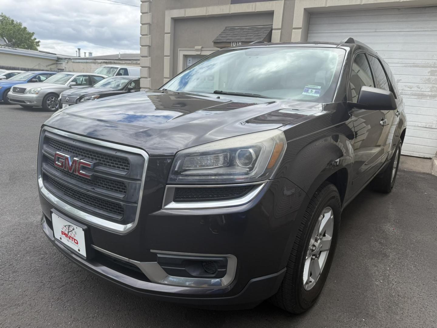 2015 GRAY /Black/gray GMC Acadia SLE-2 FWD (1GKKRPKD6FJ) with an 3.6L V6 DOHC 24V engine, 6-Speed Automatic transmission, located at 1018 Brunswick Ave, Trenton, NJ, 08638, (609) 989-0900, 40.240086, -74.748085 - This GMC is ready to go! Just serviced and detailed for the next owner. Sharp looking Acadia and must see and drive to appreciate. Call Anthony to set up an appointment, 609-273-5100 - Photo#9