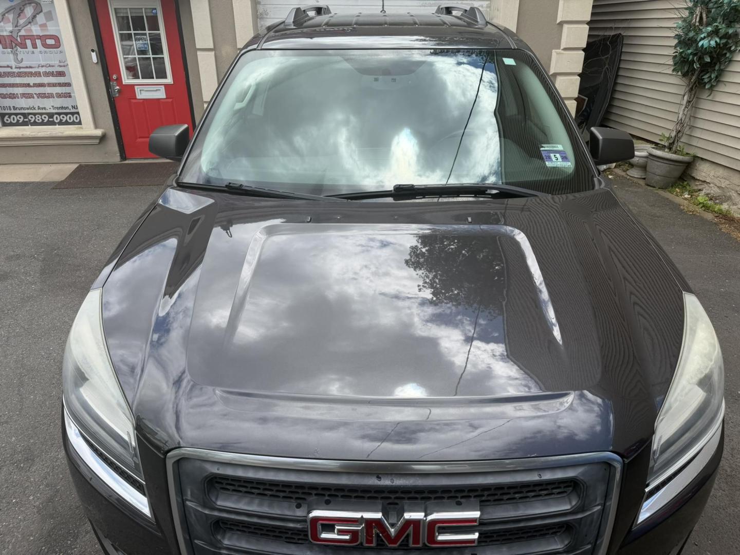 2015 GRAY /Black/gray GMC Acadia SLE-2 FWD (1GKKRPKD6FJ) with an 3.6L V6 DOHC 24V engine, 6-Speed Automatic transmission, located at 1018 Brunswick Ave, Trenton, NJ, 08638, (609) 989-0900, 40.240086, -74.748085 - This GMC is ready to go! Just serviced and detailed for the next owner. Sharp looking Acadia and must see and drive to appreciate. Call Anthony to set up an appointment, 609-273-5100 - Photo#11