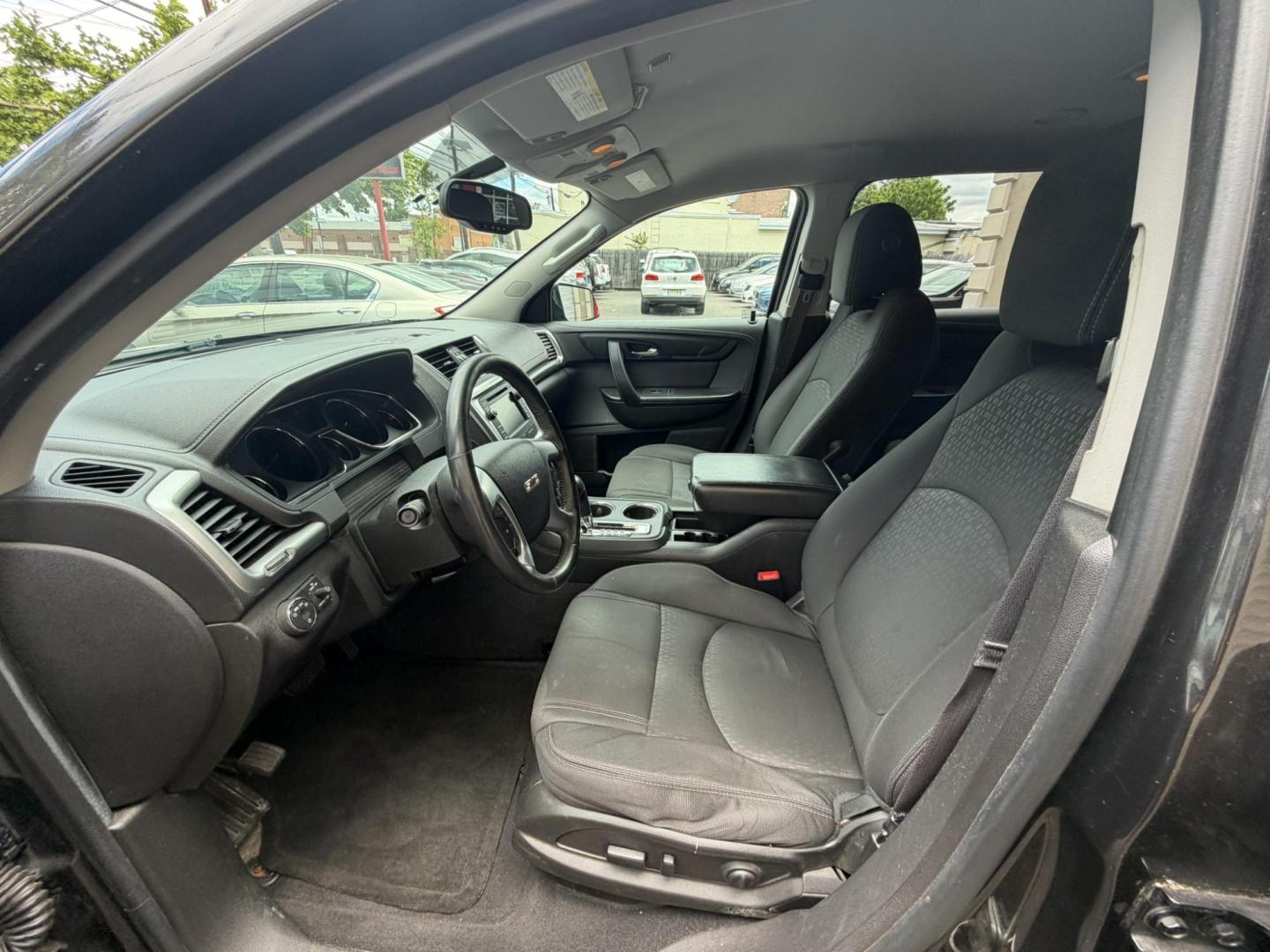 2015 GRAY /Black/gray GMC Acadia SLE-2 FWD (1GKKRPKD6FJ) with an 3.6L V6 DOHC 24V engine, 6-Speed Automatic transmission, located at 1018 Brunswick Ave, Trenton, NJ, 08638, (609) 989-0900, 40.240086, -74.748085 - This GMC is ready to go! Just serviced and detailed for the next owner. Sharp looking Acadia and must see and drive to appreciate. Call Anthony to set up an appointment, 609-273-5100 - Photo#32