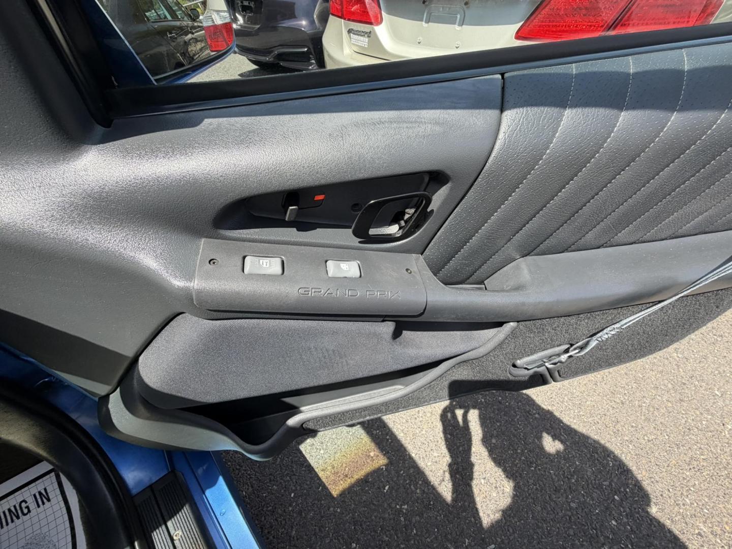 1994 BLUE /Gray Leather Pontiac Grand Prix SE coupe (1G2WJ12M0RF) with an 3.1L V6 OHV 12V engine, 4-Speed Automatic Overdrive transmission, located at 1018 Brunswick Ave, Trenton, NJ, 08638, (609) 989-0900, 40.240086, -74.748085 - Look at this Blast from the past! This Grand Prix is in amazing condition and ready for the next Pontiac enthusiast to come take her away!! Recently serviced and ready to go, Call Anthony to set up appt. to see this rare vehicle.609-273-5100.- Photo#23