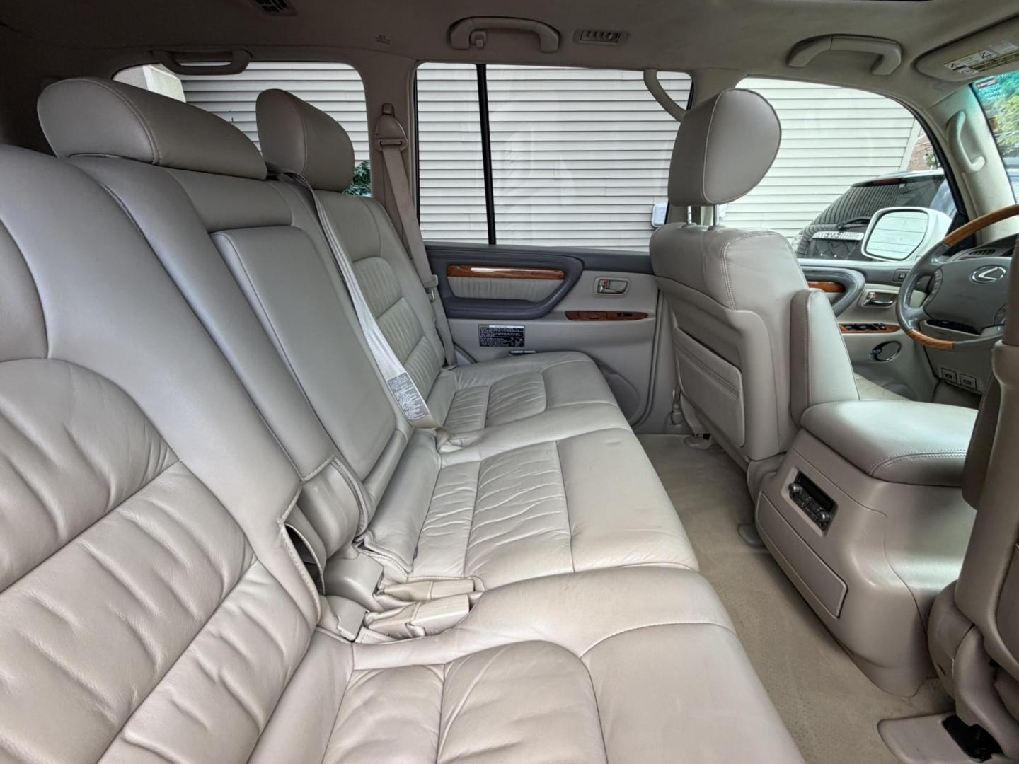 2004 White /Tan Leather Lexus LX 470 Sport Utility (JTJHT00W043) with an 4.7L V8 DOHC 32V engine, 5-Speed Automatic Overdrive transmission, located at 1018 Brunswick Ave, Trenton, NJ, 08638, (609) 989-0900, 40.240086, -74.748085 - Here is a really Rare 1 owner Lexus SUV! Freshly detailed and serviced and ready for another 100k or more miles! Lots of consistent service history on this LX470! Please call Anthony to set an appt. as this will not last long on the lot! 609-273-5100- Photo#22