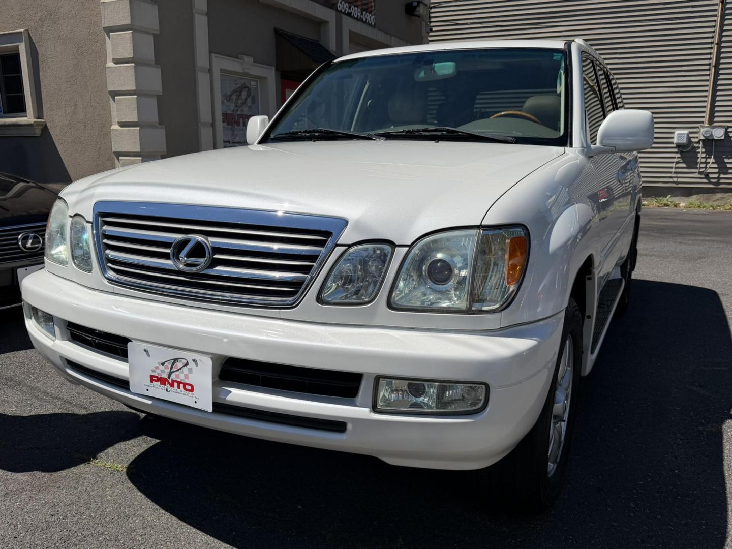2004 White /Tan Leather Lexus LX 470 Sport Utility (JTJHT00W043) with an 4.7L V8 DOHC 32V engine, 5-Speed Automatic Overdrive transmission, located at 1018 Brunswick Ave, Trenton, NJ, 08638, (609) 989-0900, 40.240086, -74.748085 - Here is a really Rare 1 owner Lexus SUV! Freshly detailed and serviced and ready for another 100k or more miles! Lots of consistent service history on this LX470! Please call Anthony to set an appt. as this will not last long on the lot! 609-273-5100- Photo#36