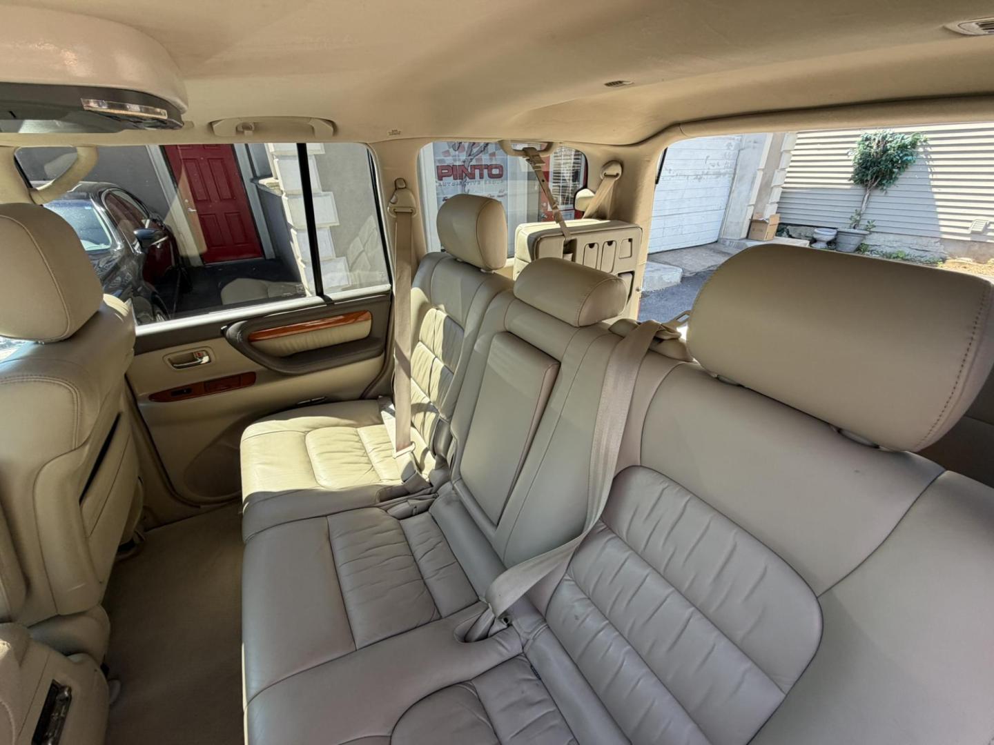 2004 White /Tan Leather Lexus LX 470 Sport Utility (JTJHT00W043) with an 4.7L V8 DOHC 32V engine, 5-Speed Automatic Overdrive transmission, located at 1018 Brunswick Ave, Trenton, NJ, 08638, (609) 989-0900, 40.240086, -74.748085 - Here is a really Rare 1 owner Lexus SUV! Freshly detailed and serviced and ready for another 100k or more miles! Lots of consistent service history on this LX470! Please call Anthony to set an appt. as this will not last long on the lot! 609-273-5100- Photo#41