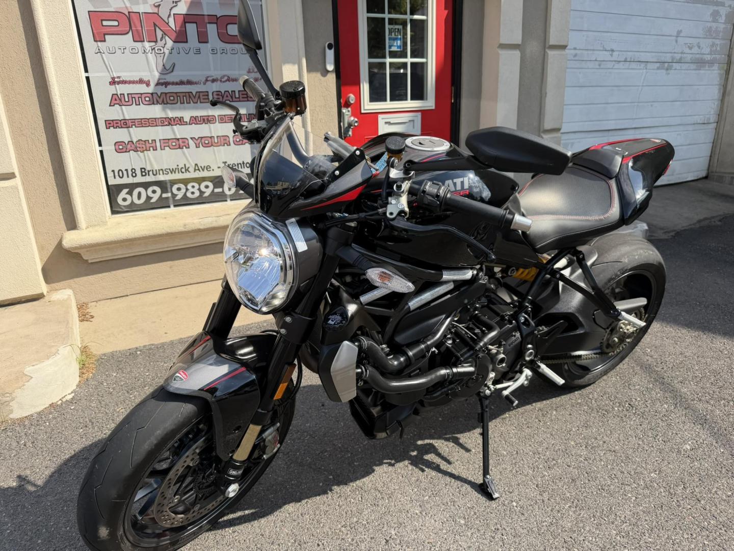2017 BLACK Ducati Monster 1200 R - (ZDM1RBZW2HB) , located at 1018 Brunswick Ave, Trenton, NJ, 08638, (609) 989-0900, 40.240086, -74.748085 - This 1200R is like new in every way! Only 1500 miles and ready to g o! Financing is available so Call Anthony to set up an appt. to see it, 609-273-5100- Photo#1