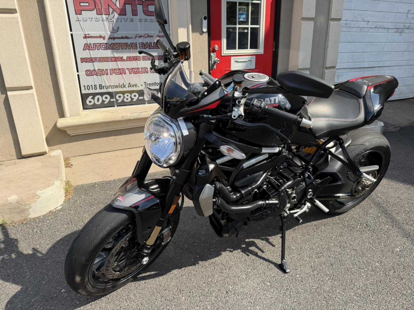 2017 BLACK Ducati Monster 1200 R - (ZDM1RBZW2HB) , located at 1018 Brunswick Ave, Trenton, NJ, 08638, (609) 989-0900, 40.240086, -74.748085 - This 1200R is like new in every way! Only 1500 miles and ready to g o! Financing is available so Call Anthony to set up an appt. to see it, 609-273-5100- Photo#2