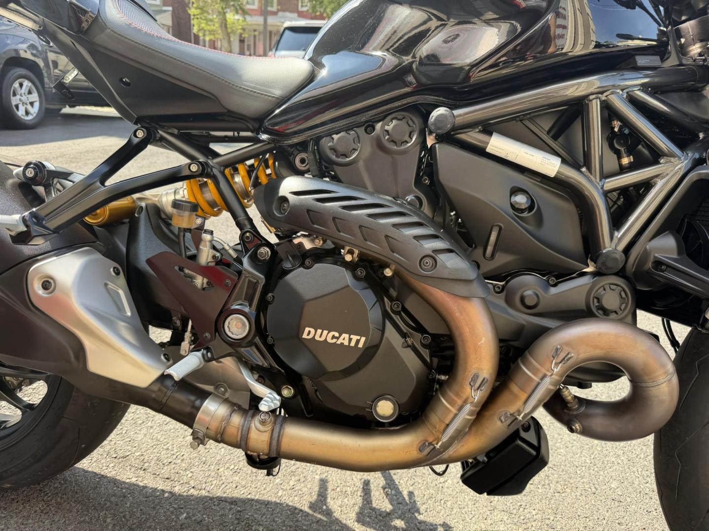 2017 BLACK Ducati Monster 1200 R - (ZDM1RBZW2HB) , located at 1018 Brunswick Ave, Trenton, NJ, 08638, (609) 989-0900, 40.240086, -74.748085 - This 1200R is like new in every way! Only 1500 miles and ready to g o! Financing is available so Call Anthony to set up an appt. to see it, 609-273-5100- Photo#4