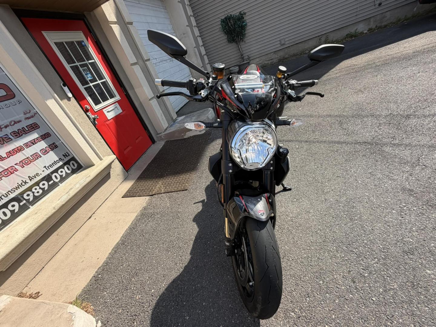 2017 BLACK Ducati Monster 1200 R - (ZDM1RBZW2HB) , located at 1018 Brunswick Ave, Trenton, NJ, 08638, (609) 989-0900, 40.240086, -74.748085 - This 1200R is like new in every way! Only 1500 miles and ready to g o! Financing is available so Call Anthony to set up an appt. to see it, 609-273-5100- Photo#10