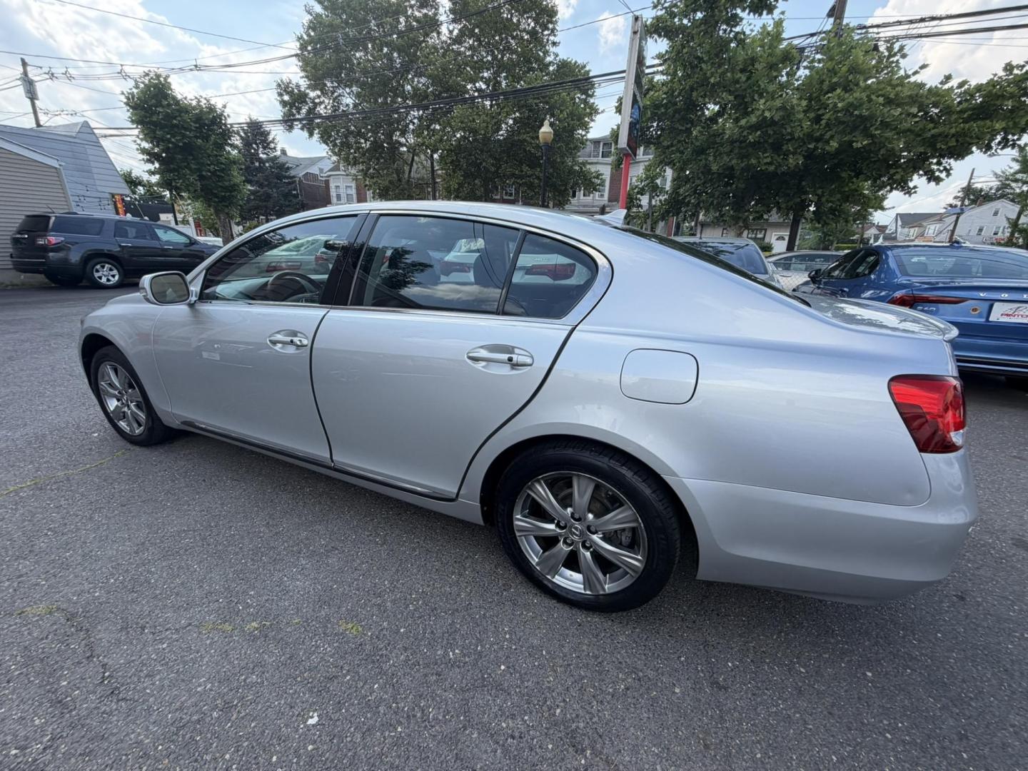2010 SILVER /Black/gray Lexus GS GS 350 AWD (JTHCE1KS1A0) with an 3.5L V6 DOHC 24V engine, 6-Speed Automatic transmission, located at 1018 Brunswick Ave, Trenton, NJ, 08638, (609) 989-0900, 40.240086, -74.748085- Photo#6