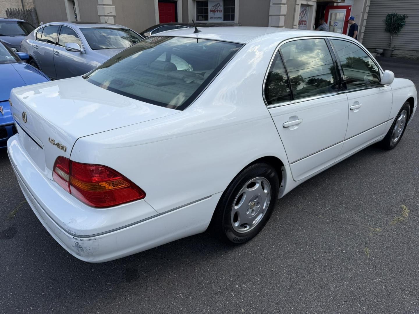 2001 White /beige Lexus LS 430 Sedan (JTHBN30F610) with an 4.3L V8 DOHC 32V engine, 5-Speed Automatic Overdrive transmission, located at 1018 Brunswick Ave, Trenton, NJ, 08638, (609) 989-0900, 40.240086, -74.748085 - Here is an old school Lexus LS that still runs and drives like new! Serviced up and ready to go for another 100k miles! Please call Anthony to set up appt. to see and drive 609-273-5100 - Photo#7