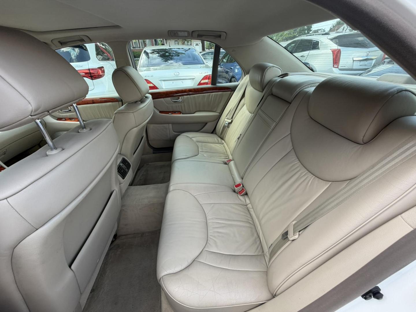 2001 White /beige Lexus LS 430 Sedan (JTHBN30F610) with an 4.3L V8 DOHC 32V engine, 5-Speed Automatic Overdrive transmission, located at 1018 Brunswick Ave, Trenton, NJ, 08638, (609) 989-0900, 40.240086, -74.748085 - Here is an old school Lexus LS that still runs and drives like new! Serviced up and ready to go for another 100k miles! Please call Anthony to set up appt. to see and drive 609-273-5100 - Photo#12