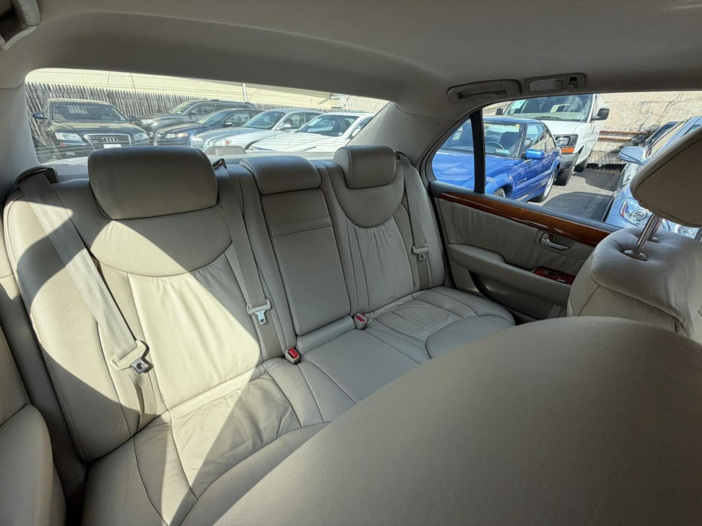 2001 White /beige Lexus LS 430 Sedan (JTHBN30F610) with an 4.3L V8 DOHC 32V engine, 5-Speed Automatic Overdrive transmission, located at 1018 Brunswick Ave, Trenton, NJ, 08638, (609) 989-0900, 40.240086, -74.748085 - Here is an old school Lexus LS that still runs and drives like new! Serviced up and ready to go for another 100k miles! Please call Anthony to set up appt. to see and drive 609-273-5100 - Photo#17
